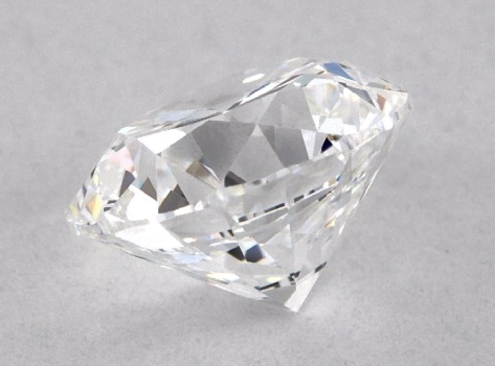 Certified Brilliant Cut Diamond 2.03 CT ( Natural ) VS1 H colour - Full Certificate - No Vat - Image 3 of 13