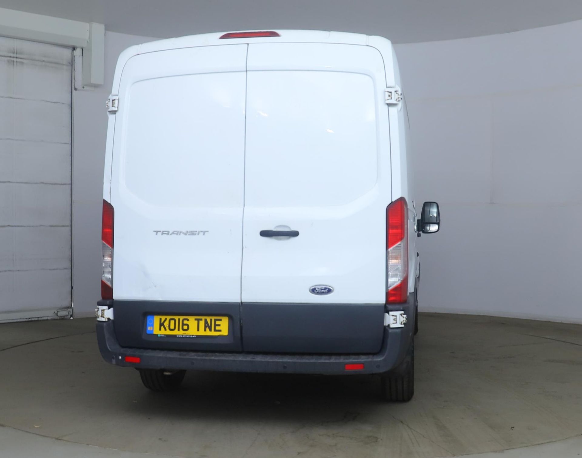 ** ON SALE ** Ford Transit 2.2 TDCI 125 L2 H2 2016 '16 Reg' A/C - Medium wheel base- Parking Sensors - Image 4 of 9