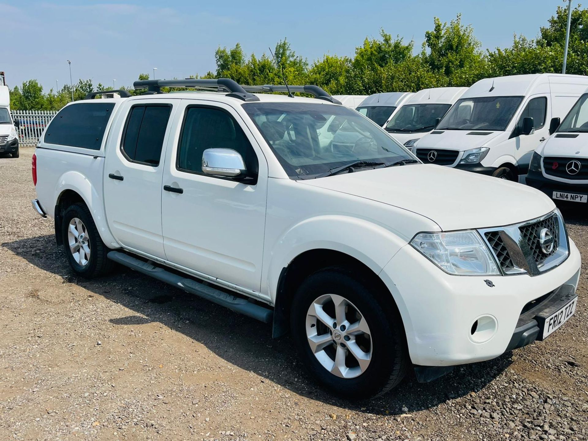 ** ON SALE ** Nissan Navara 2.5 DCI Tekna Auto 4WD 2012 '12 Reg' Sat Nav - A/C - Bluetooth