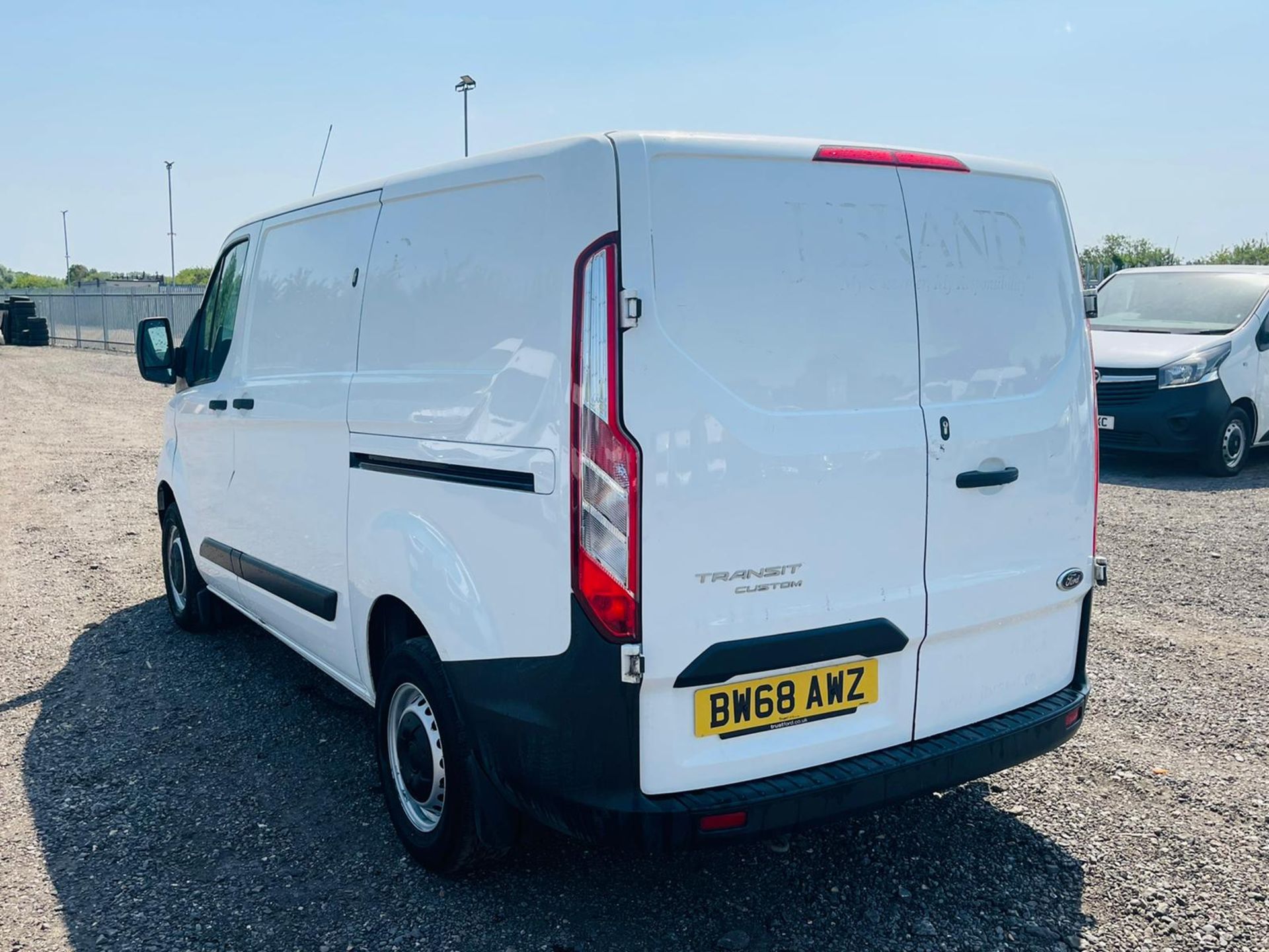 Ford Transit Custom 2.0 TDCI 105 EcoBlue 2019 '68' Reg L1 H1 - A/C - Euro 6 - ULEZ Compliant - Image 8 of 22