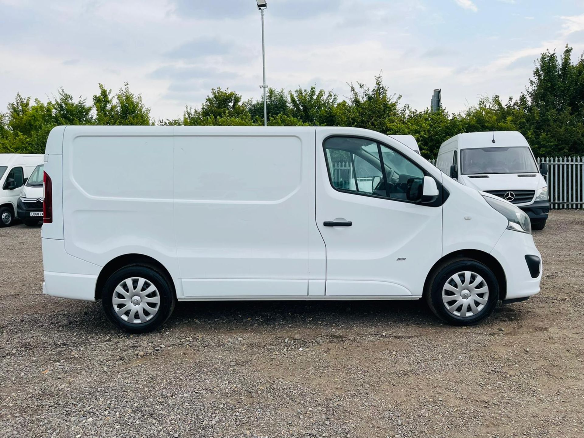 Vauxhall Vivaro 1.6 CDTI 125 Blueinjection Sportive L1 H1 2017 '66 Reg' - Euro 6 - ULEZ Compliant - Image 12 of 20