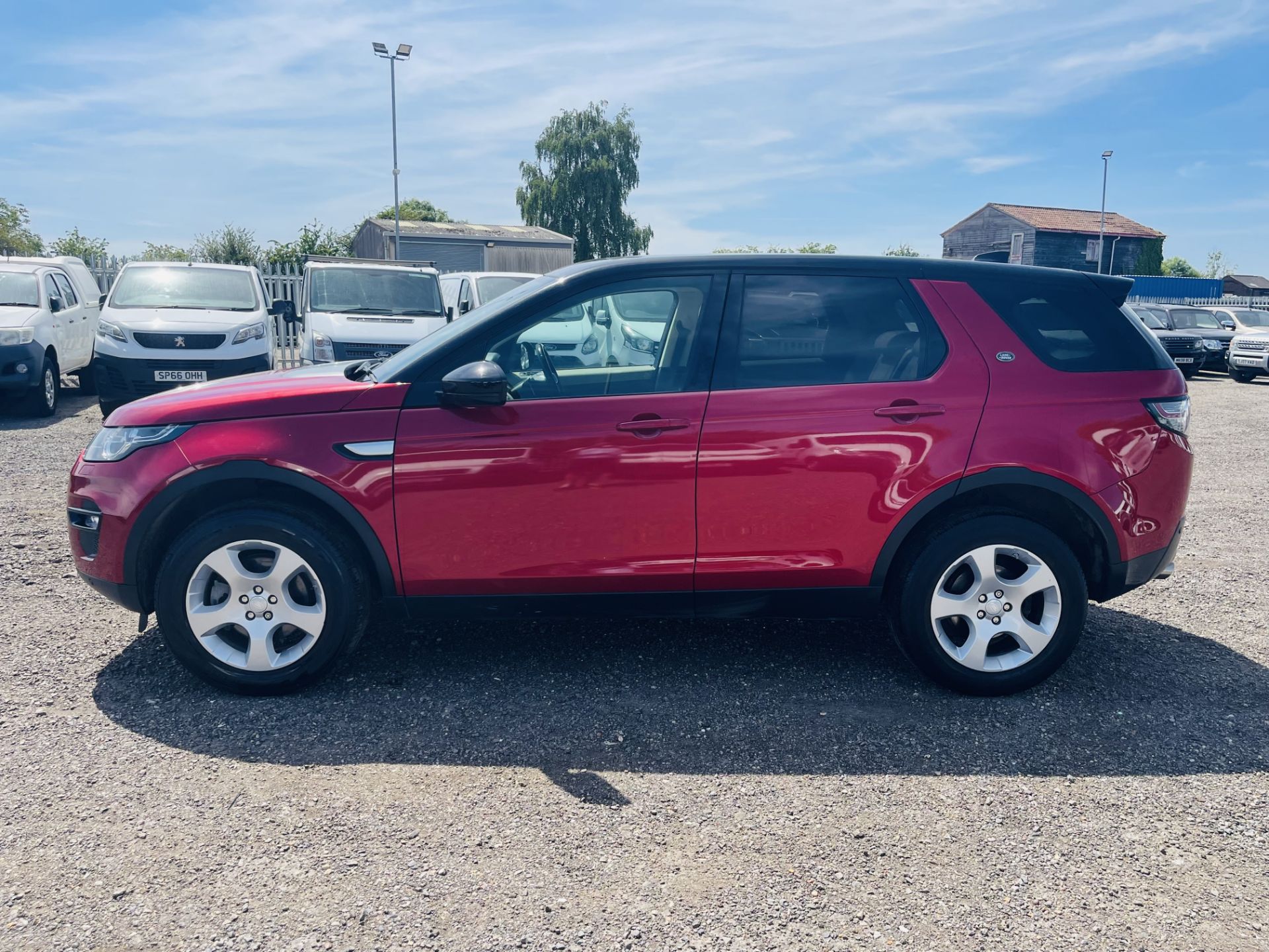 ** ON SALE ** Land Rover Discovery Sport HSE 2.0 ED4 2017 '67 Reg' Sat Nav - Panoramic Glass Roof - Image 8 of 33