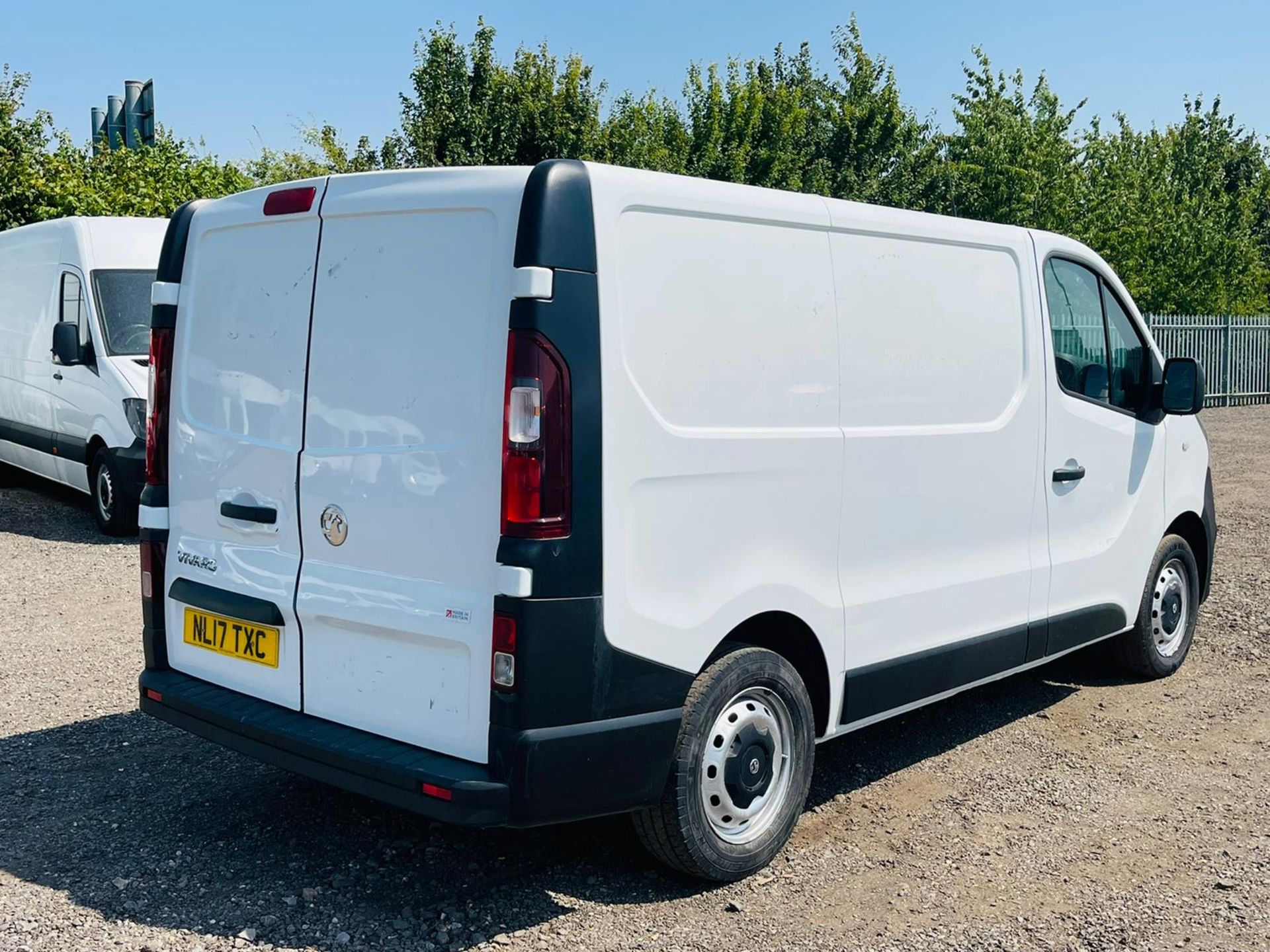 Vauxhall Vivaro 1.6 CDTI 2700 BlueInjection L1 H1 2017 '17 Reg' Euro 6 - ULEZ Compliant - Image 11 of 21