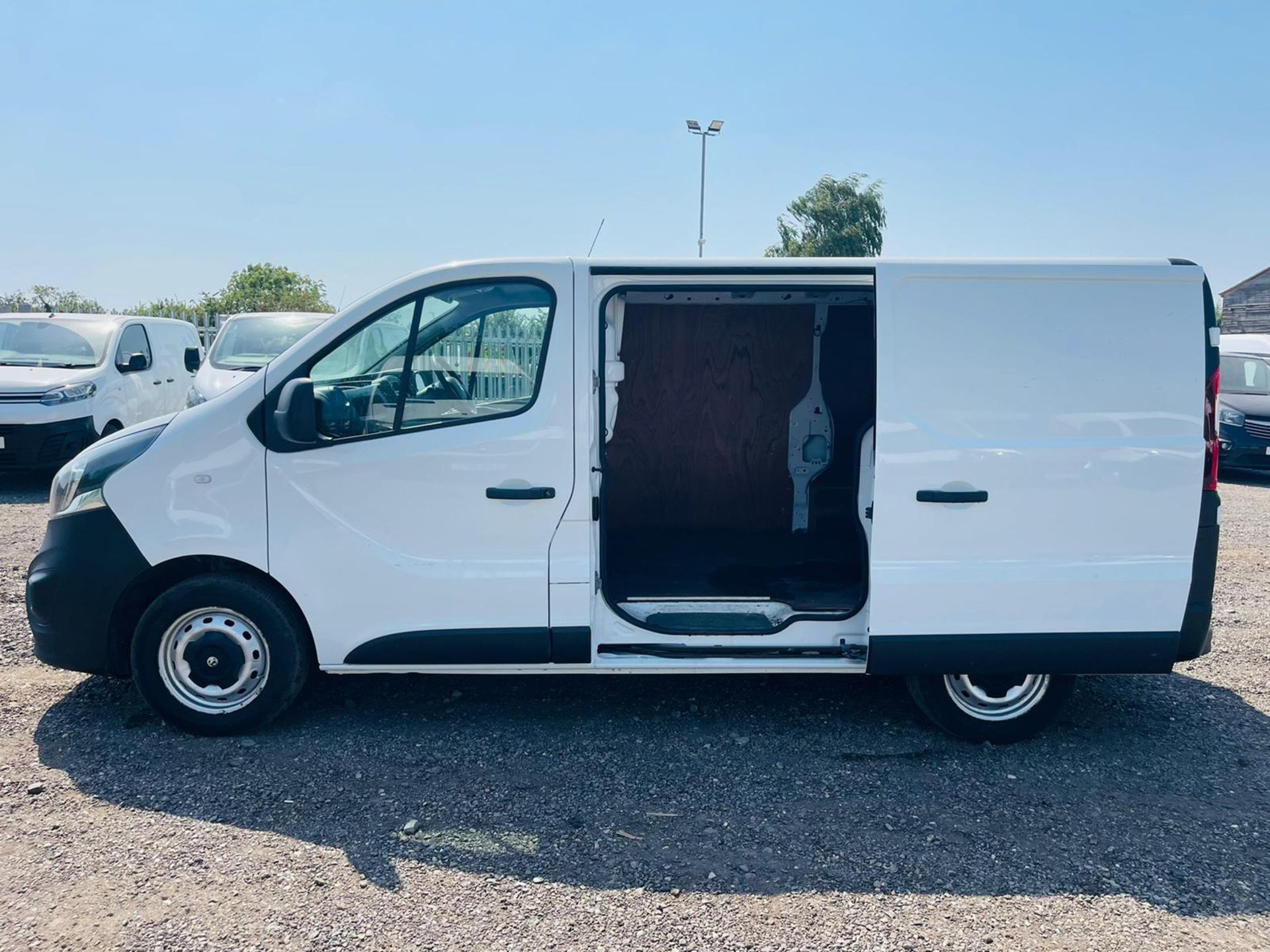 Vauxhall Vivaro 1.6 CDTI 2700 BlueInjection L1 H1 2017 '17 Reg' Euro 6 - ULEZ Compliant - Image 7 of 21