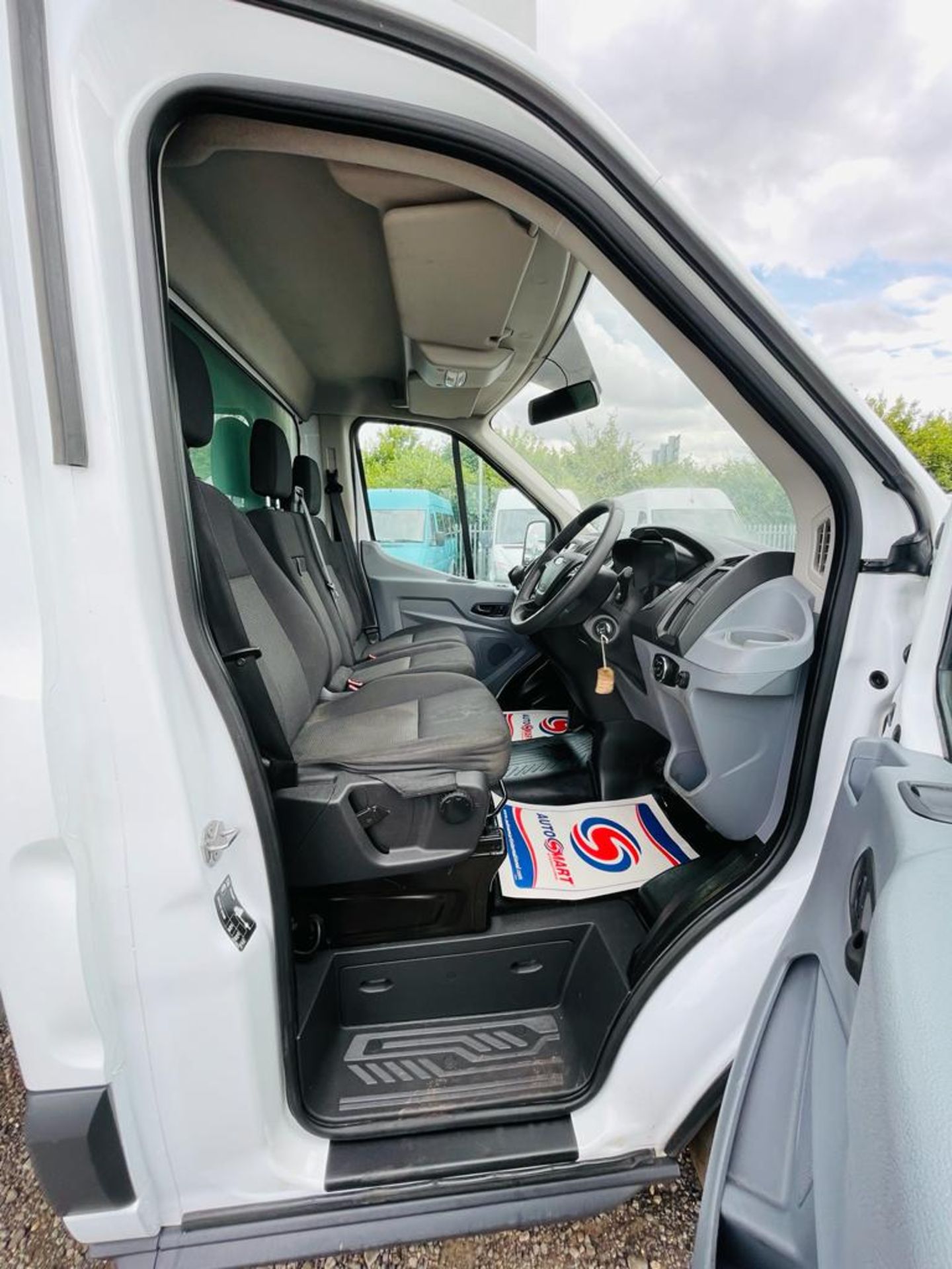 ** ON SALE ** Ford Transit 2.0 TDCI 130 EcoBlue RWD Luton L4 2017 '17 Reg' Twin Rear Axle - Image 17 of 23