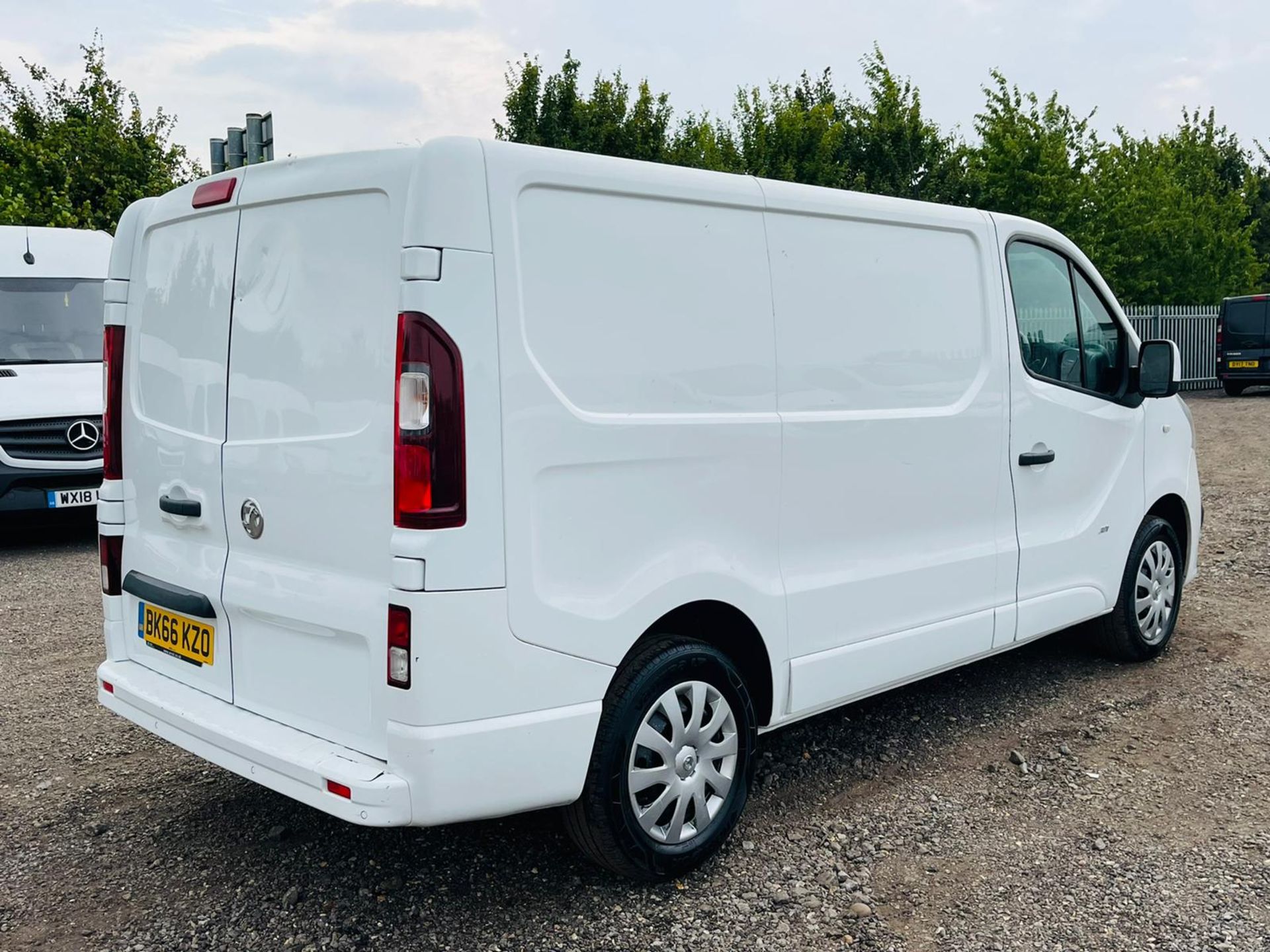 Vauxhall Vivaro 1.6 CDTI 125 Blueinjection Sportive L1 H1 2017 '66 Reg' - Euro 6 - ULEZ Compliant - Image 11 of 20