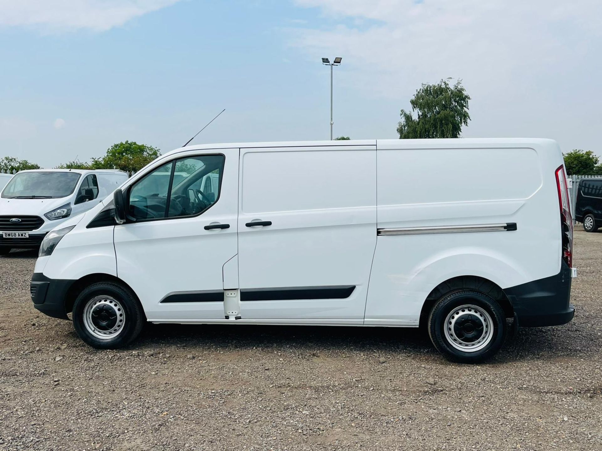 Ford Transit Custom 2.0 TDCI 105 290 L1 H1 2018 '67 Reg' - Euro 6 - ULEZ Compliant - Long wheel base - Image 6 of 22