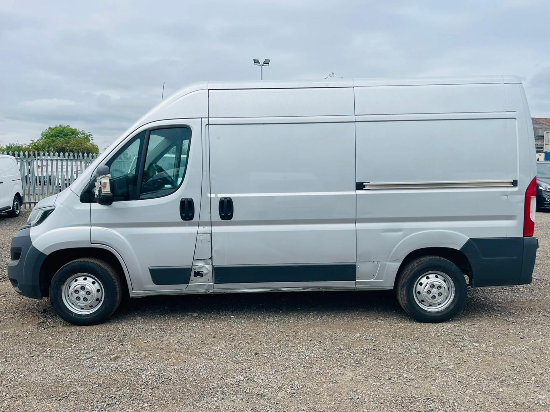 ** ON SALE ** Peugeot Boxer Professional 2.0 BlueHDI L2 H2 2017 '67 Reg' A/C - ULEZ Compliant - Image 5 of 21