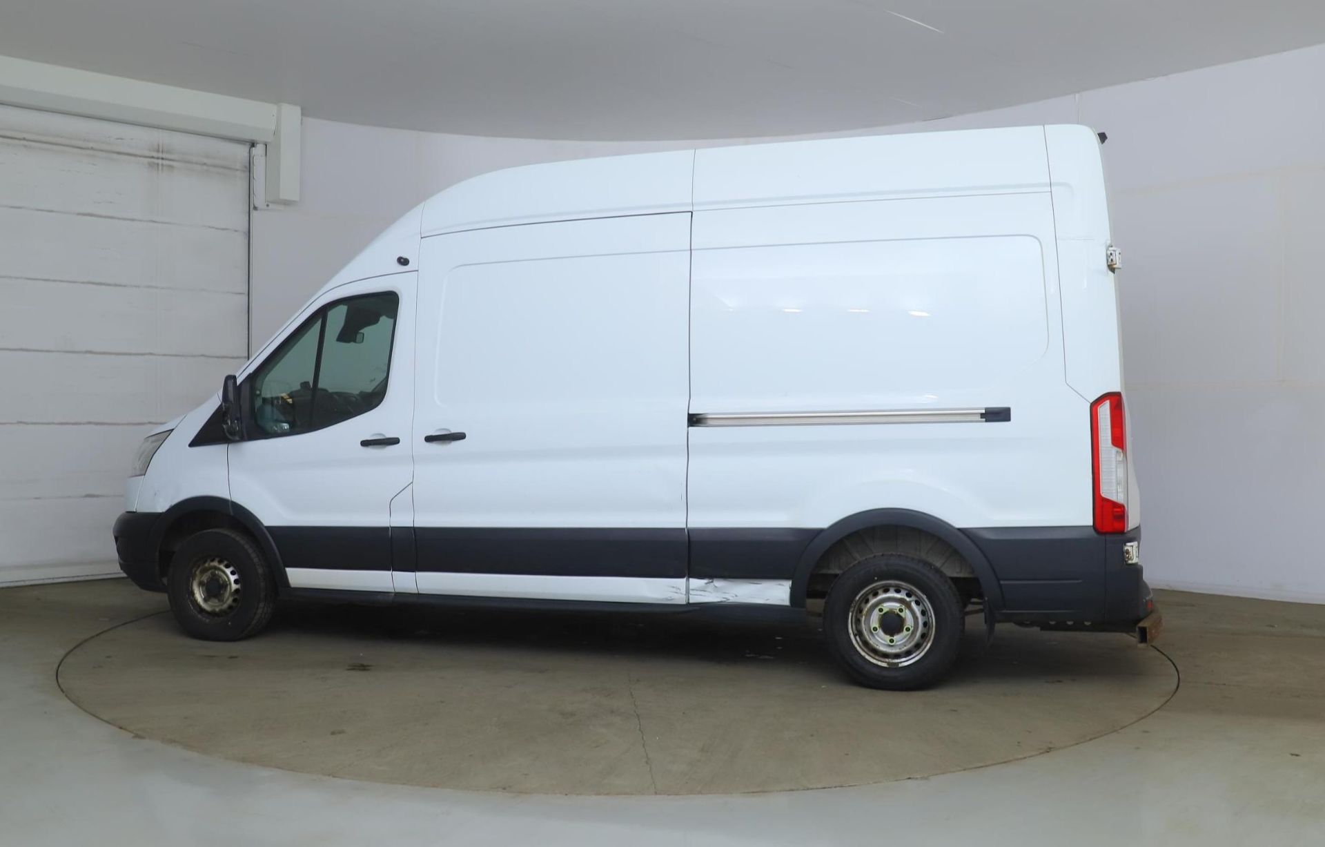 ** ON SALE ** Ford Transit 2.2 TDCI 125 L3 H3 2016 '16 Reg' A/C - Long Wheel Base - Parking Sensors - Image 5 of 11