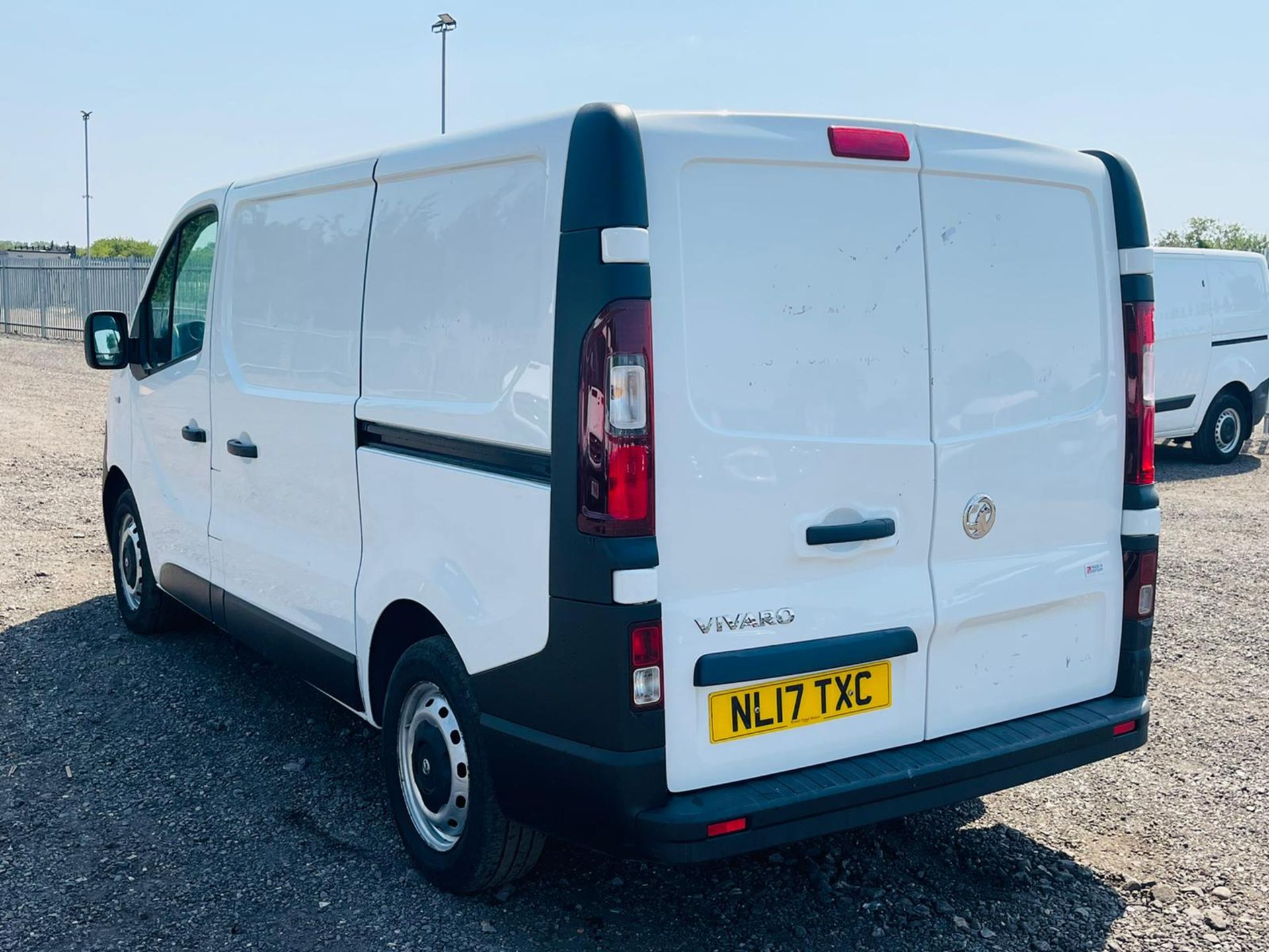 Vauxhall Vivaro 1.6 CDTI 2700 BlueInjection L1 H1 2017 '17 Reg' Euro 6 - ULEZ Compliant - Image 8 of 21