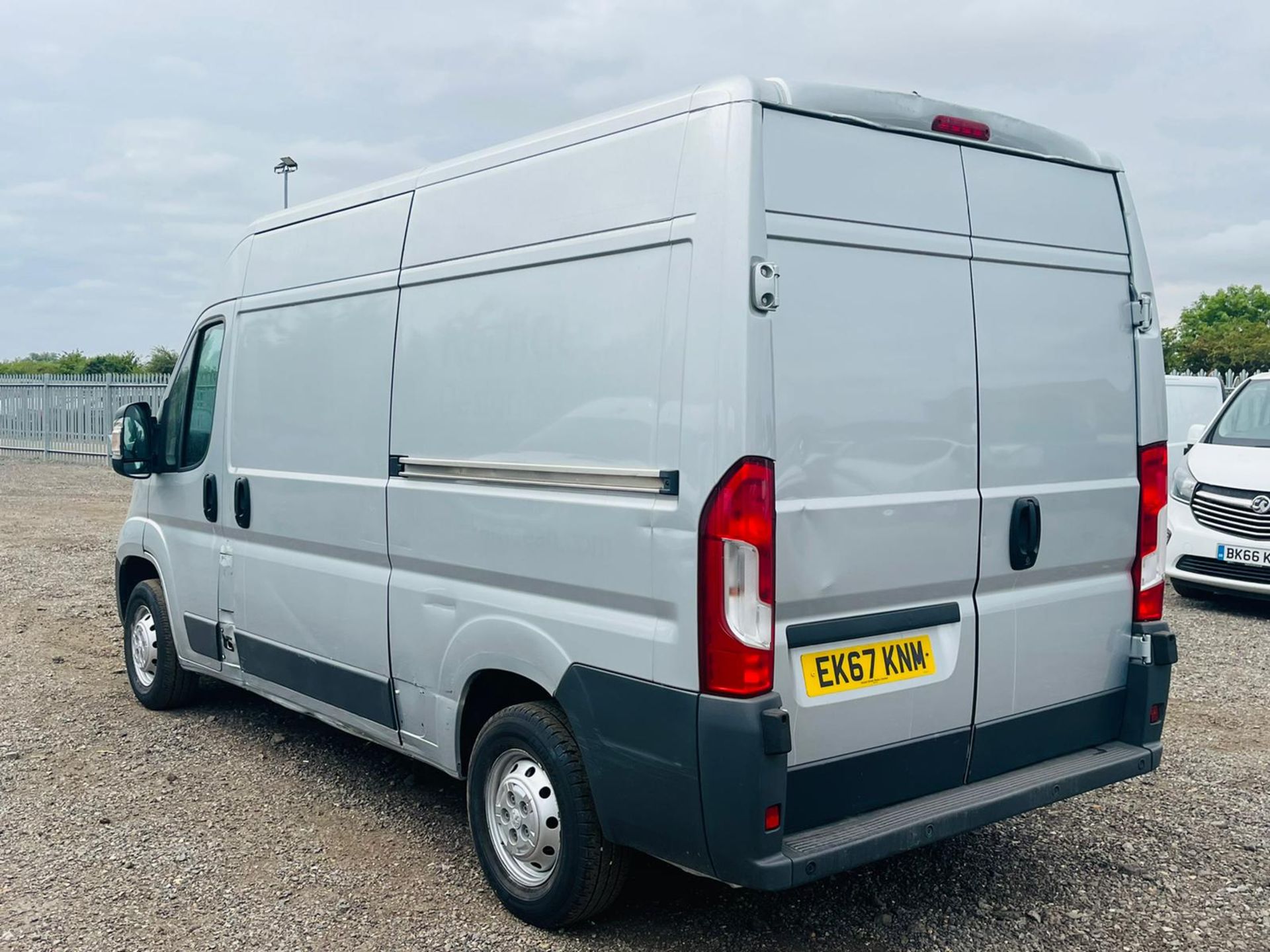 ** ON SALE ** Peugeot Boxer Professional 2.0 BlueHDI L2 H2 2017 '67 Reg' A/C - ULEZ Compliant - Image 7 of 21