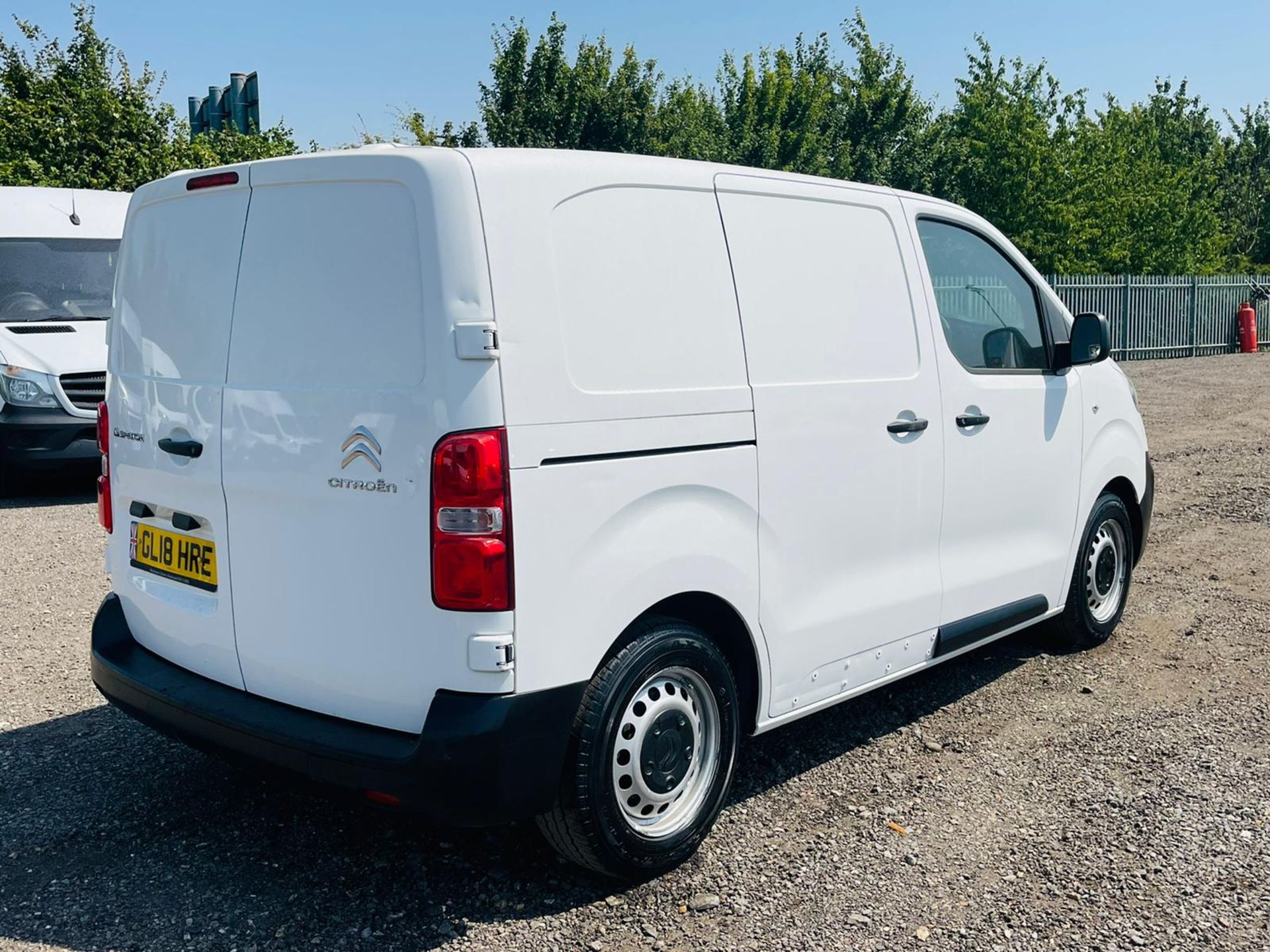 ** ON SALE ** Citroen Dispatch 1.6 BlueHdi 95 Enterprise '18 Reg' A/C - Bluetooth - Panel Van - Image 21 of 50