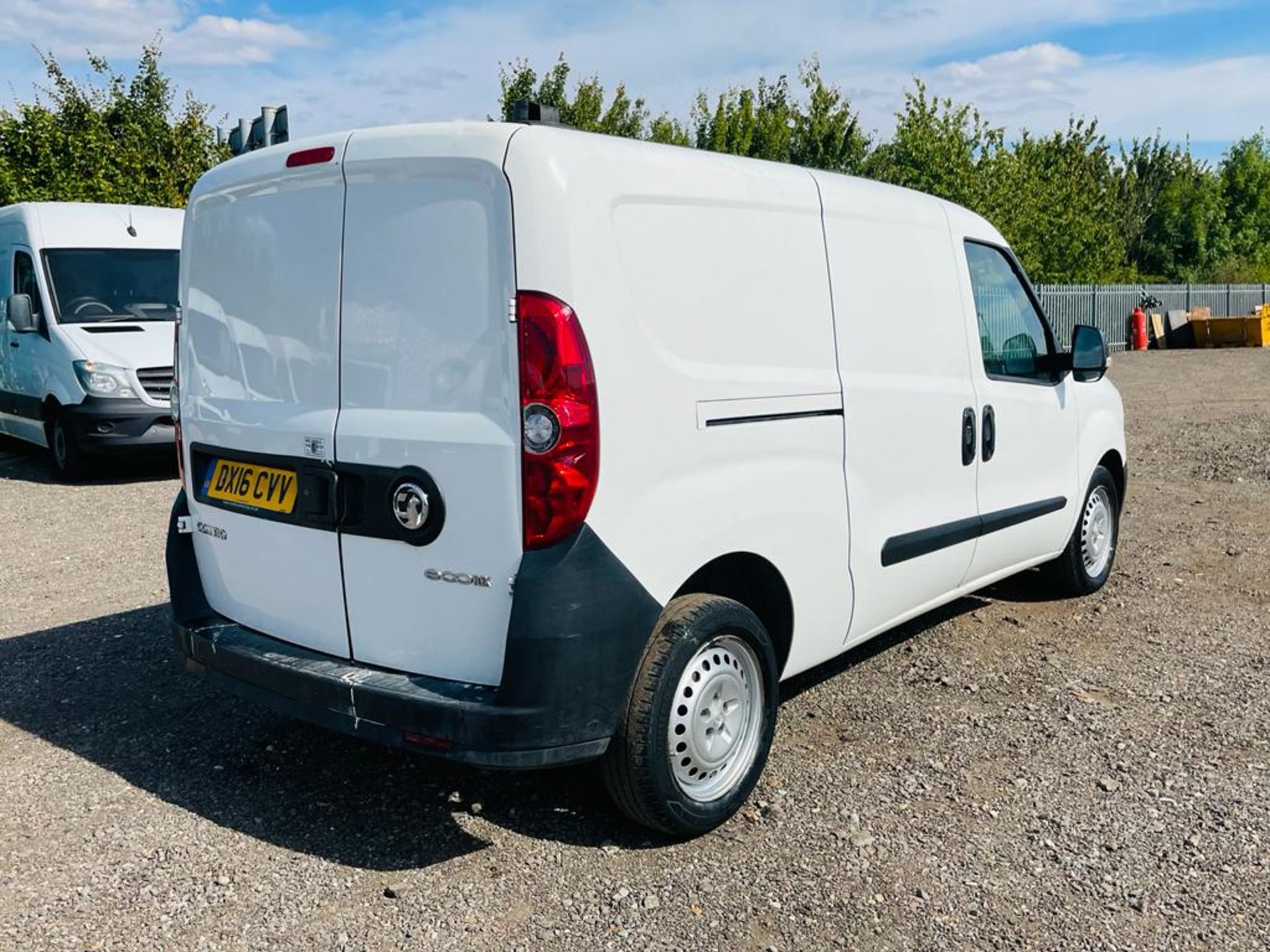 ** ON SALE ** Vauxhall Combo 1.3 CDTI 90 2300 L2 H1 2016 '16 Reg - Panel Van - No Vat - Image 9 of 20