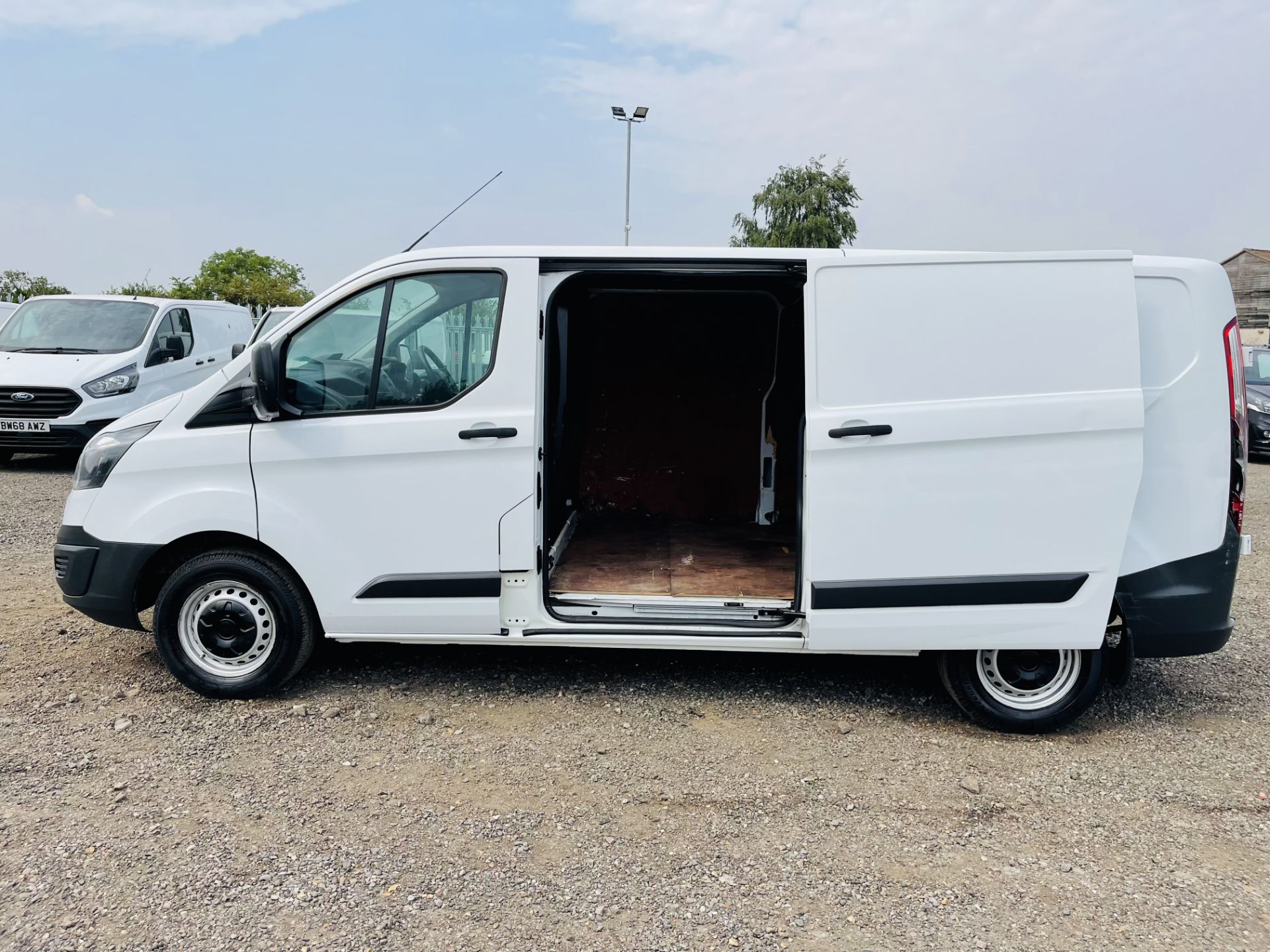 Ford Transit Custom 2.0 TDCI 105 290 L1 H1 2018 '67 Reg' - Euro 6 - ULEZ Compliant - Long wheel base - Image 6 of 22