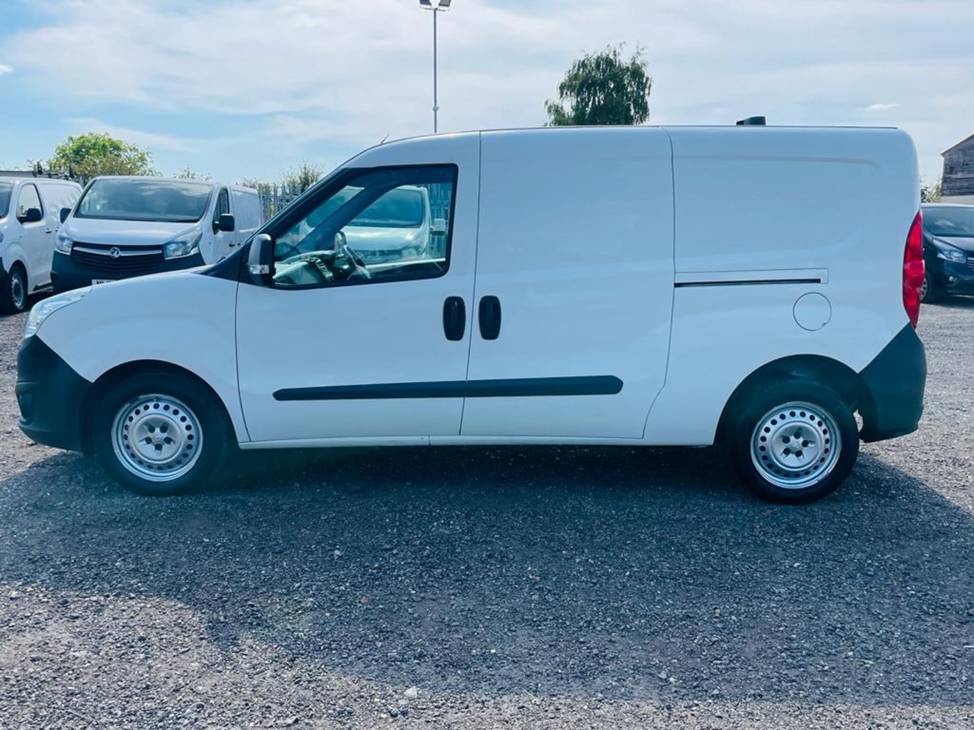 ** ON SALE ** Vauxhall Combo 1.3 CDTI 90 2300 L2 H1 2016 '16 Reg - Panel Van - No Vat - Image 4 of 20