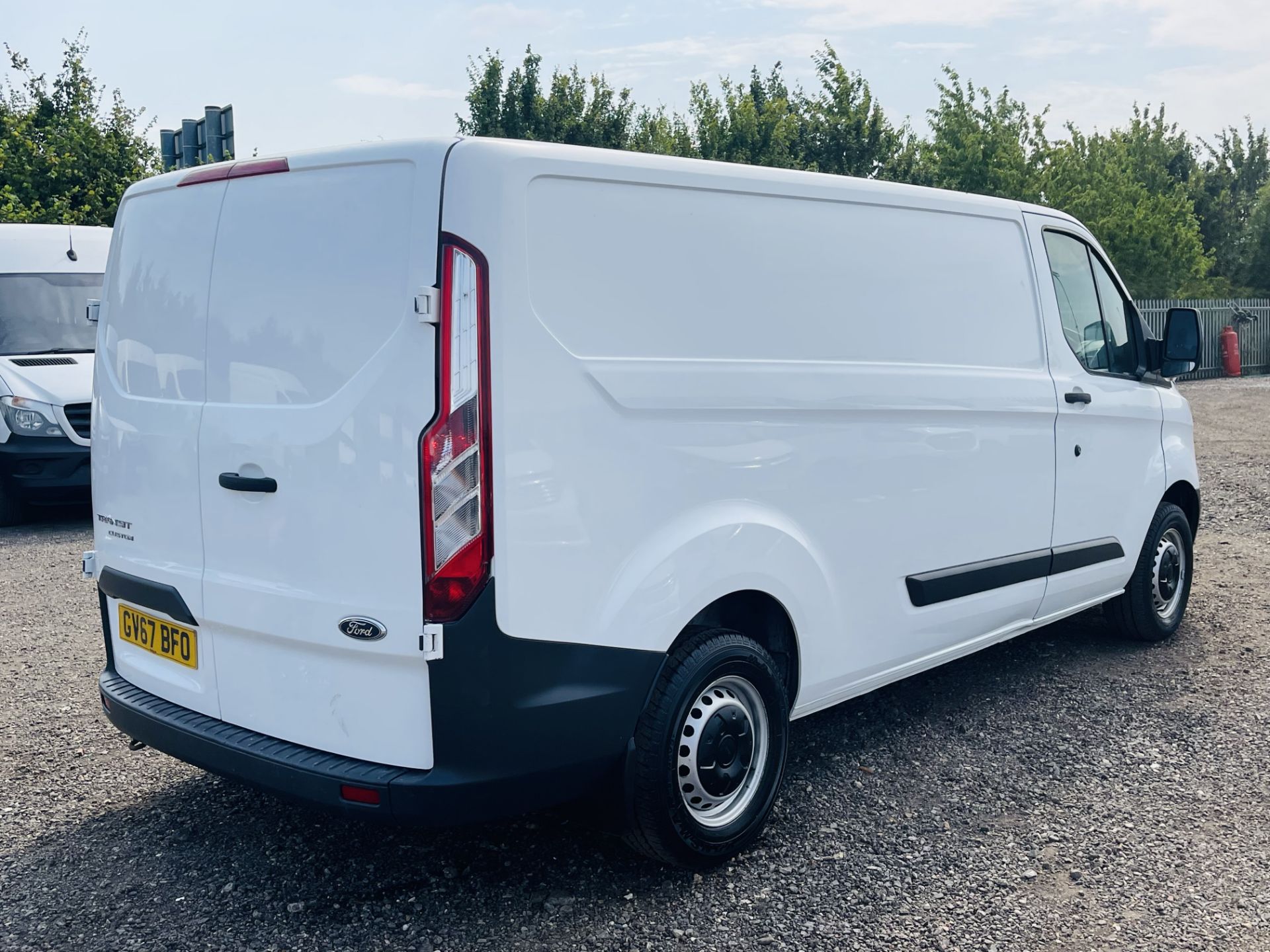 Ford Transit Custom 2.0 TDCI 105 290 L1 H1 2018 '67 Reg' - Euro 6 - ULEZ Compliant - Long wheel base - Image 10 of 22