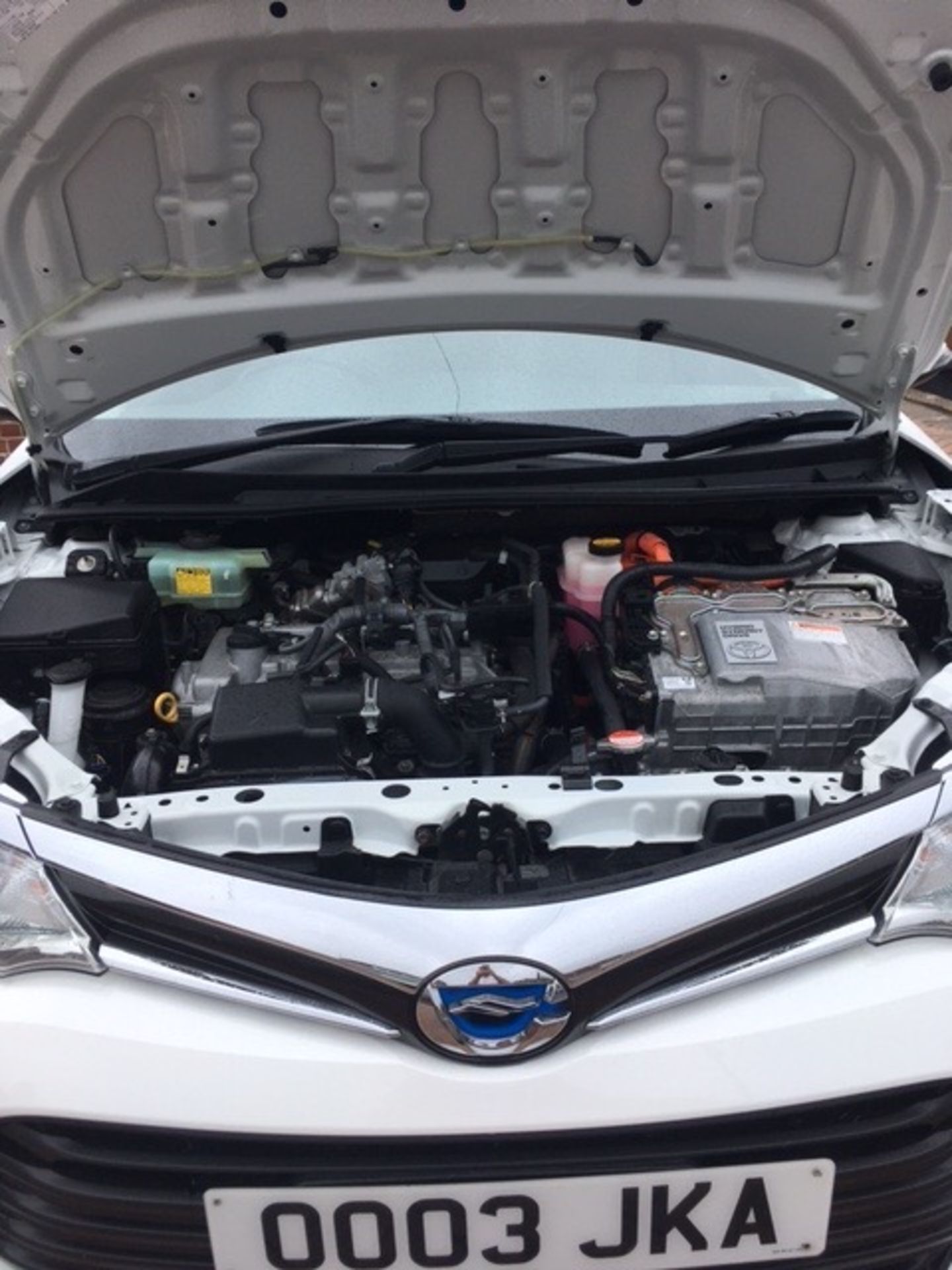 Toyota Corolla 1.5 Petrol / Electric Hybrid Automatic 2016 '66 Reg' - ULEZ Compliant * LOW MILES * - Image 5 of 18