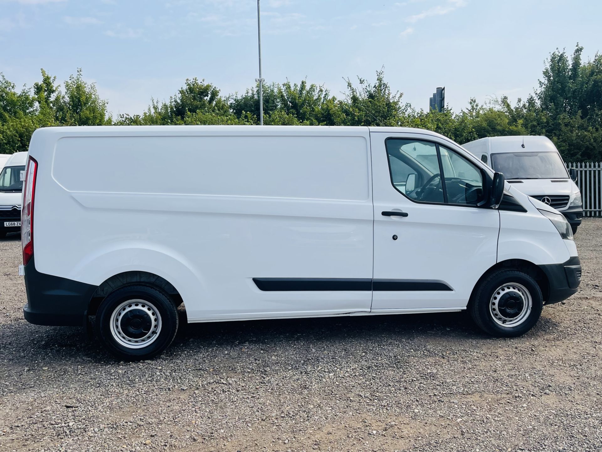 Ford Transit Custom 2.0 TDCI 105 290 L1 H1 2018 '67 Reg' - Euro 6 - ULEZ Compliant - Long wheel base - Image 11 of 22