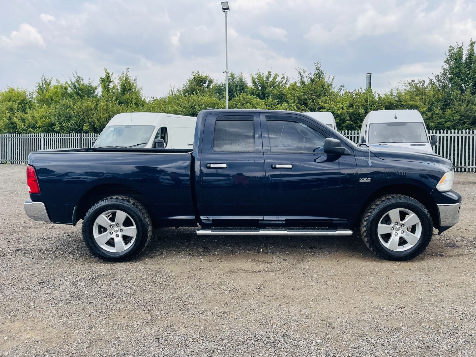 ** ON SALE ** Dodge Ram 5.7 Hemi V8 1500 ** BIG HORN ** Quad Cab - ' 2012 ' 4WD - A/C - LHD - - Image 10 of 25