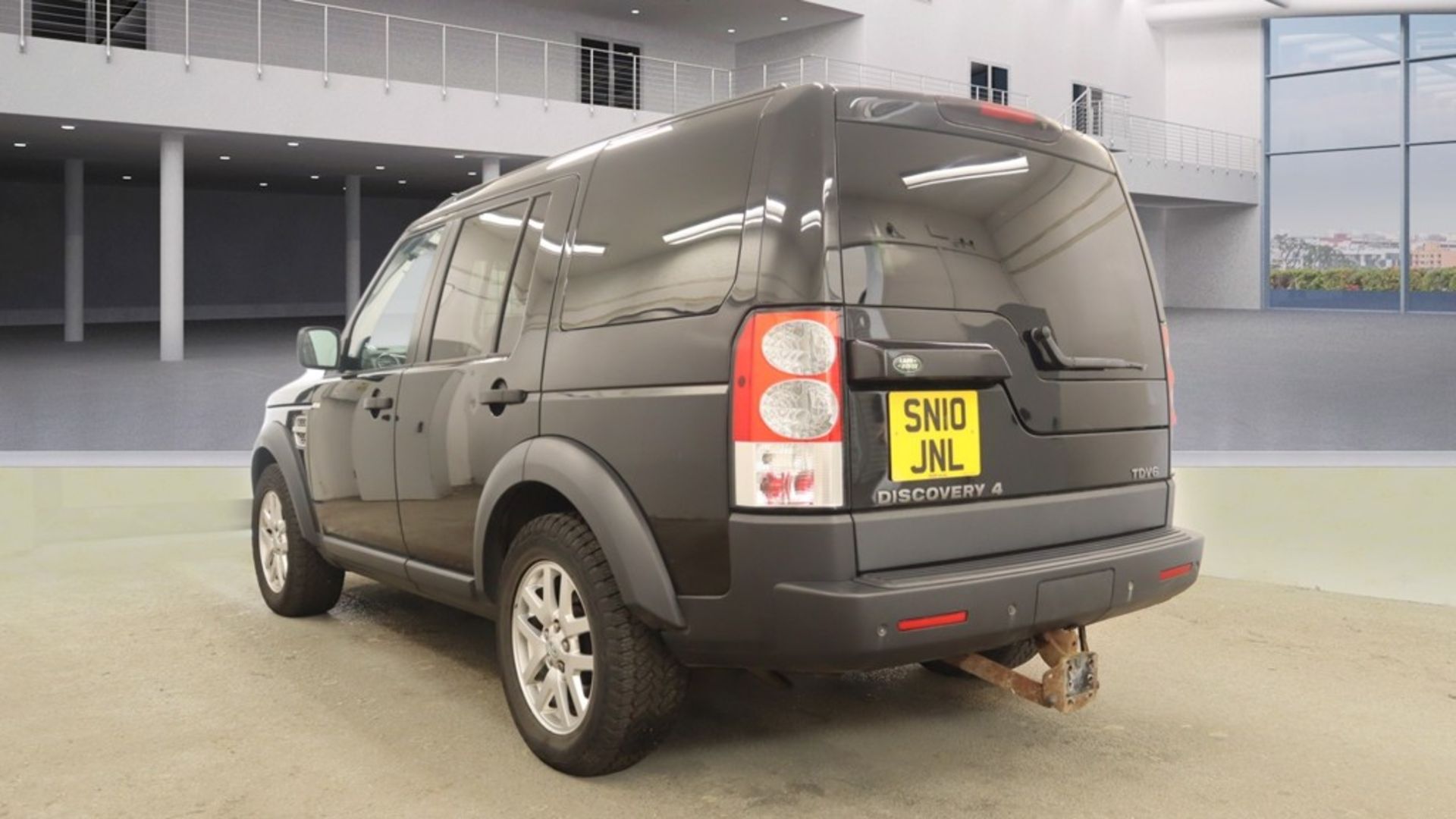 ** ON SALE ** Land Rover Discovery 4 2.7 TDV6 Auto CommandShift 2010 '10 Reg' A/C - Sat Nav - Image 3 of 9