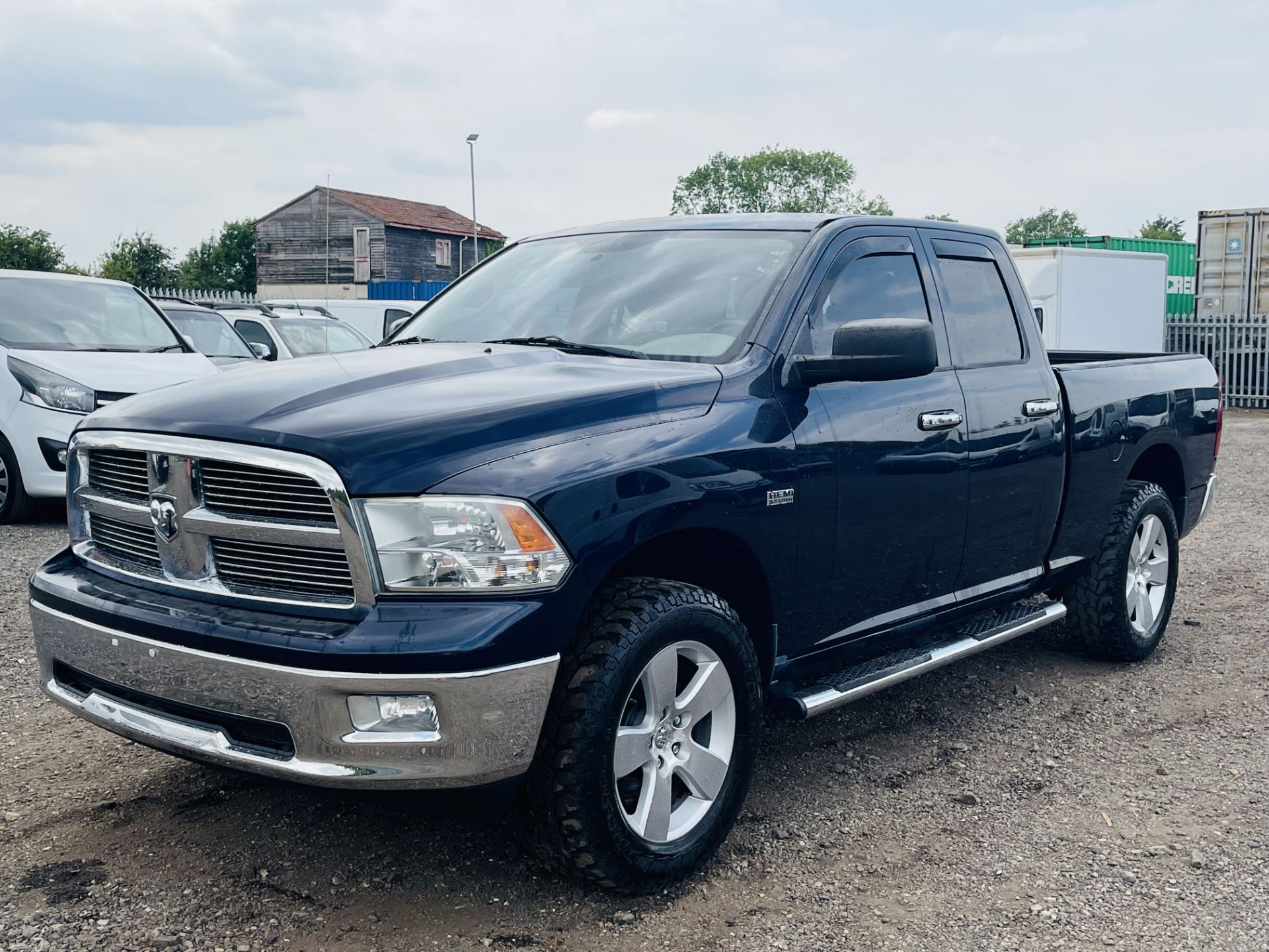 ** ON SALE ** Dodge Ram 5.7 Hemi V8 1500 ** BIG HORN ** Quad Cab - ' 2012 ' 4WD - A/C - LHD - - Image 4 of 25