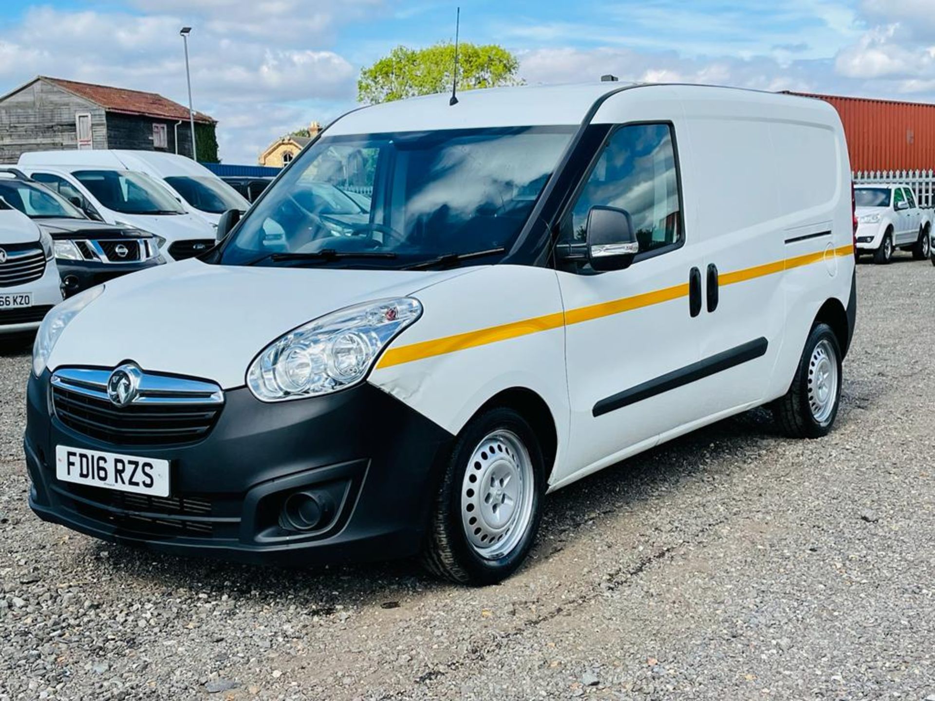 ** ON SALE ** Vauxhall Combo 1.6 CDTI 105 2300 L2 H1 S/S 2016 '16 Reg' A/C - Panel Van - Image 3 of 25