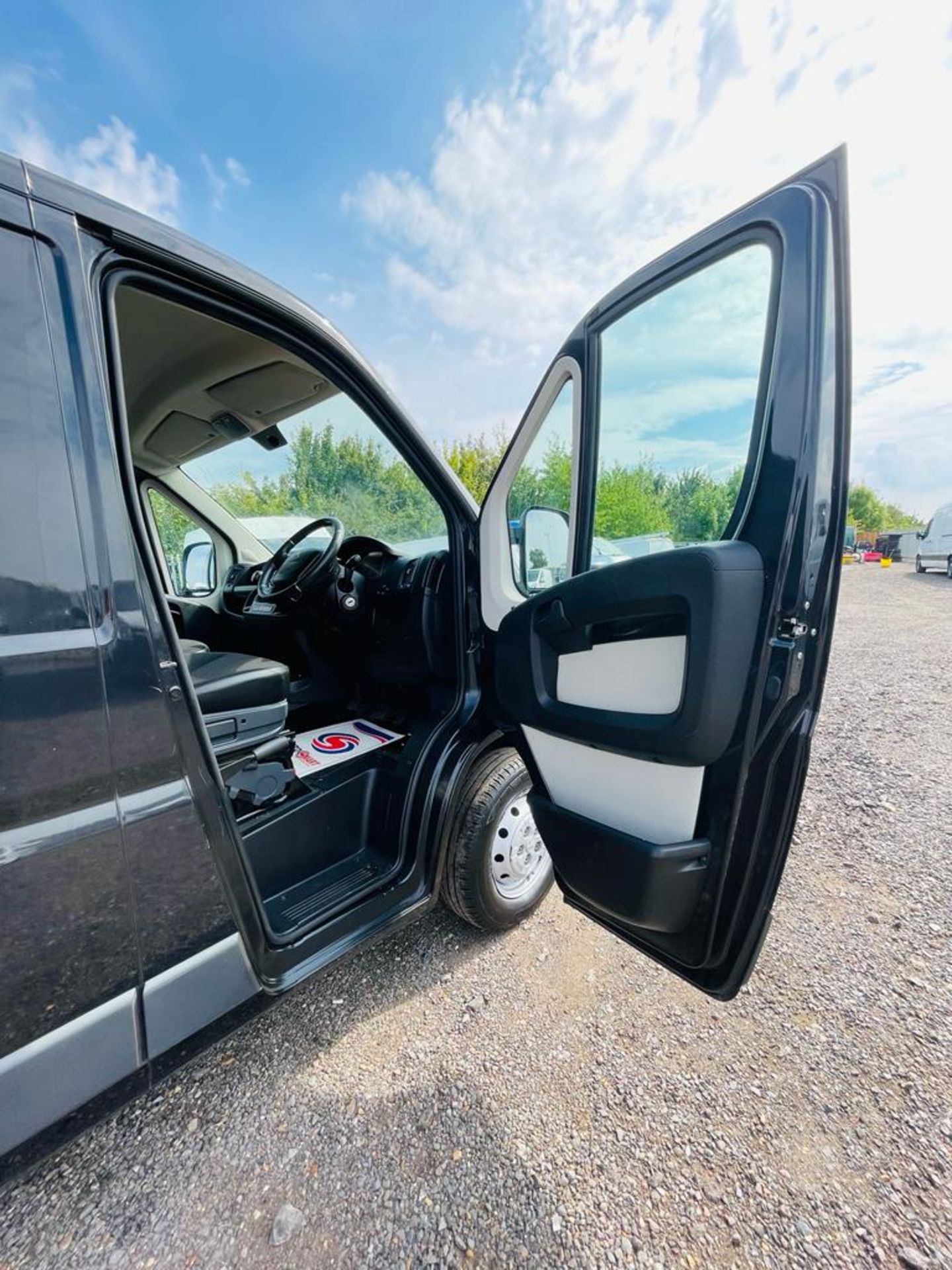 ** ON SALE ** Peugeot Boxer 2.0 BlueHDI 110 L1 H1 Professional 2017 '17 Reg' - A/C - Sat Nav - Image 19 of 22