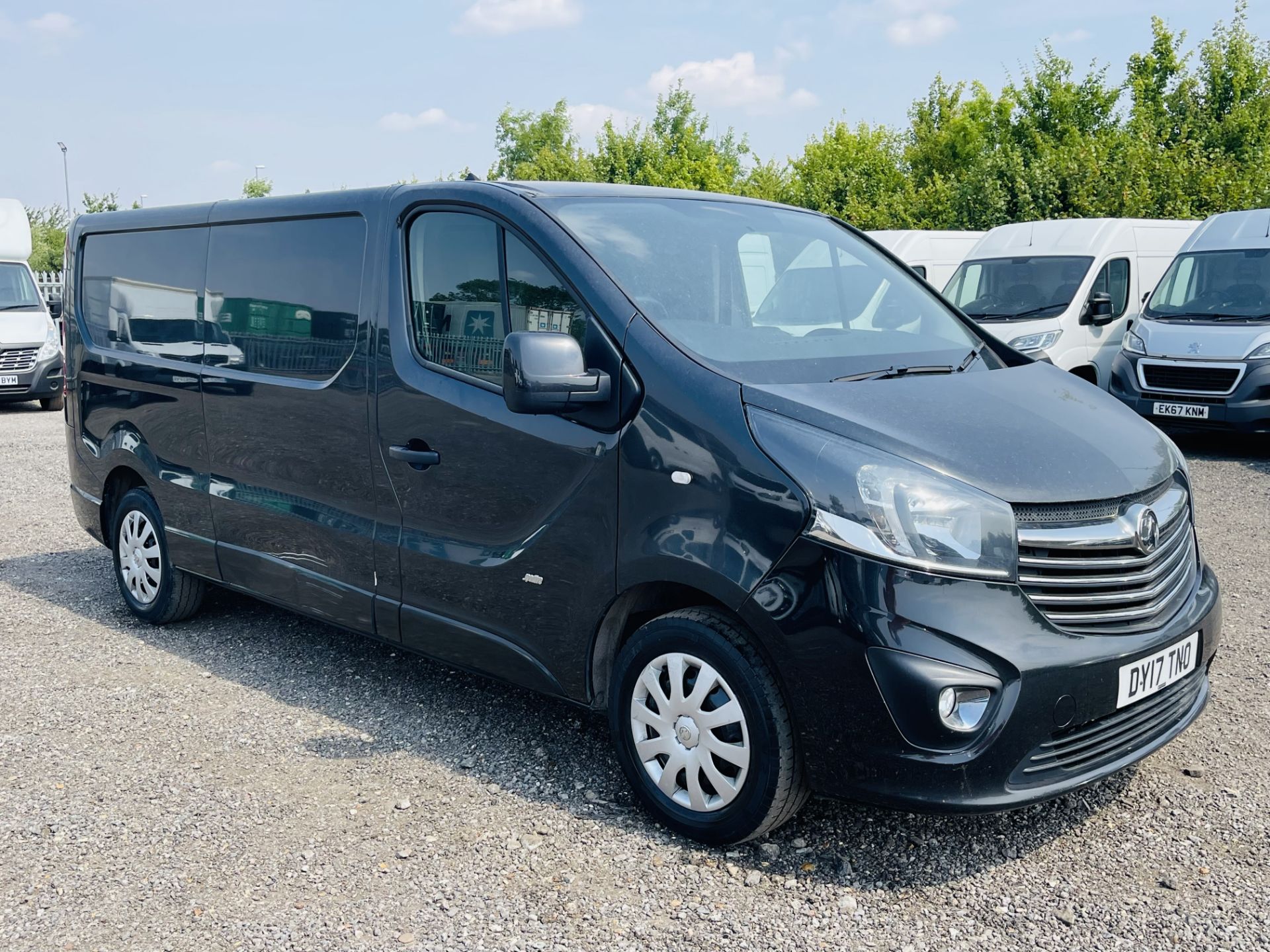 ** ON SALE ** Vauxhall Vivaro 1.6 CDTI BITurbo Sportive L2 H1 2017 '17 Reg' Euro 6 - ULEZ Compliant - Image 7 of 24