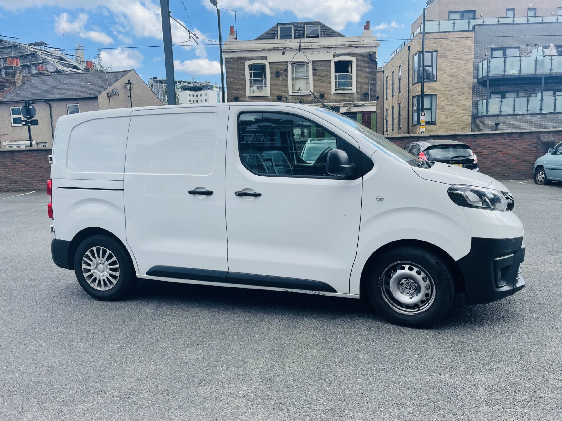 Toyota ProAce 1.6 D 95 Compact Icon 2019 '19 Reg' A/C - Euro 6 - ULEZ Compliant - Image 12 of 18