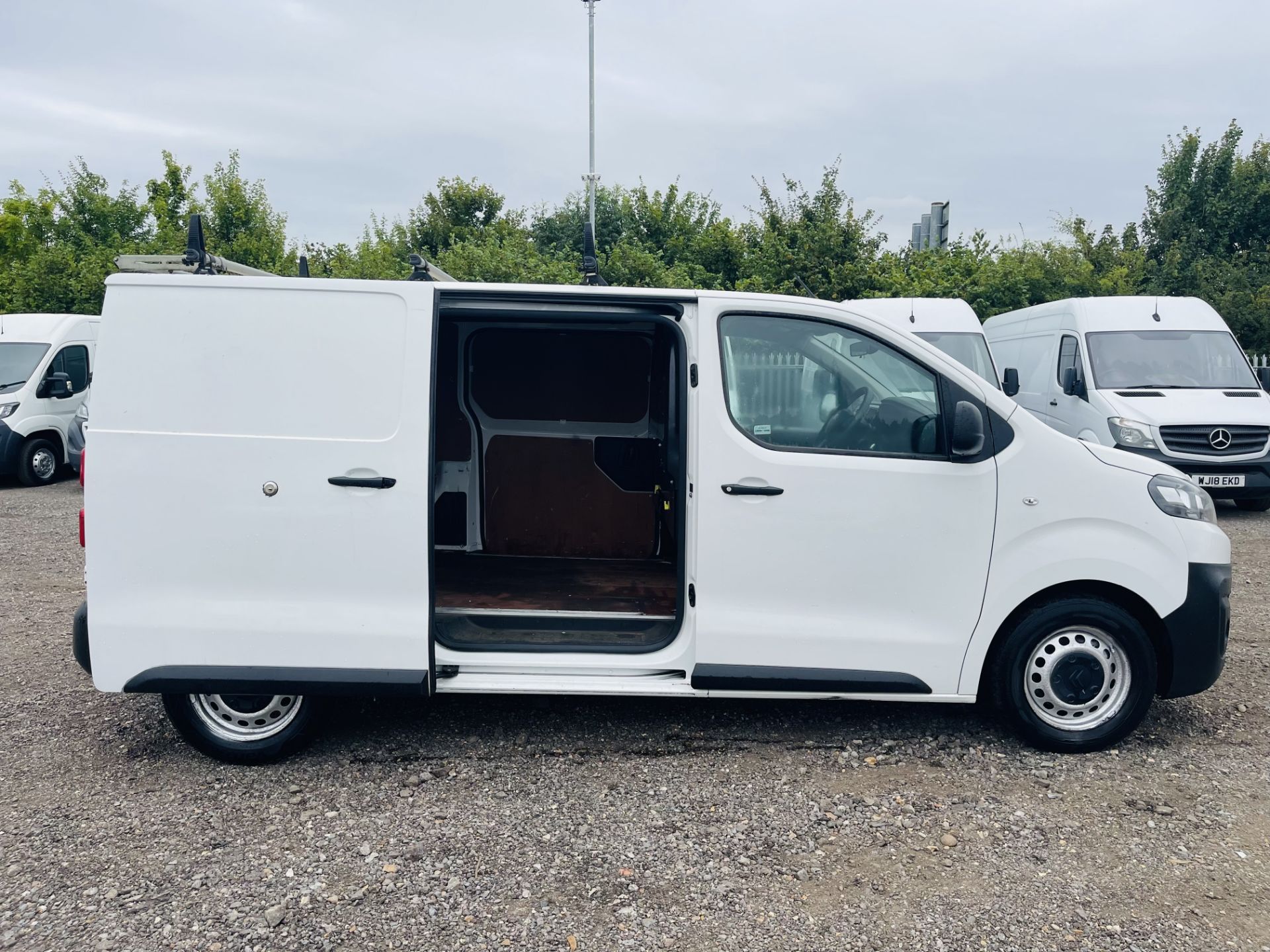 Citroen Dispatch 2.0 BLUEHDI S/S Enterprise 2018 '18 Reg' A/C - Euro 6 - ULEZ Compliant - Image 14 of 23