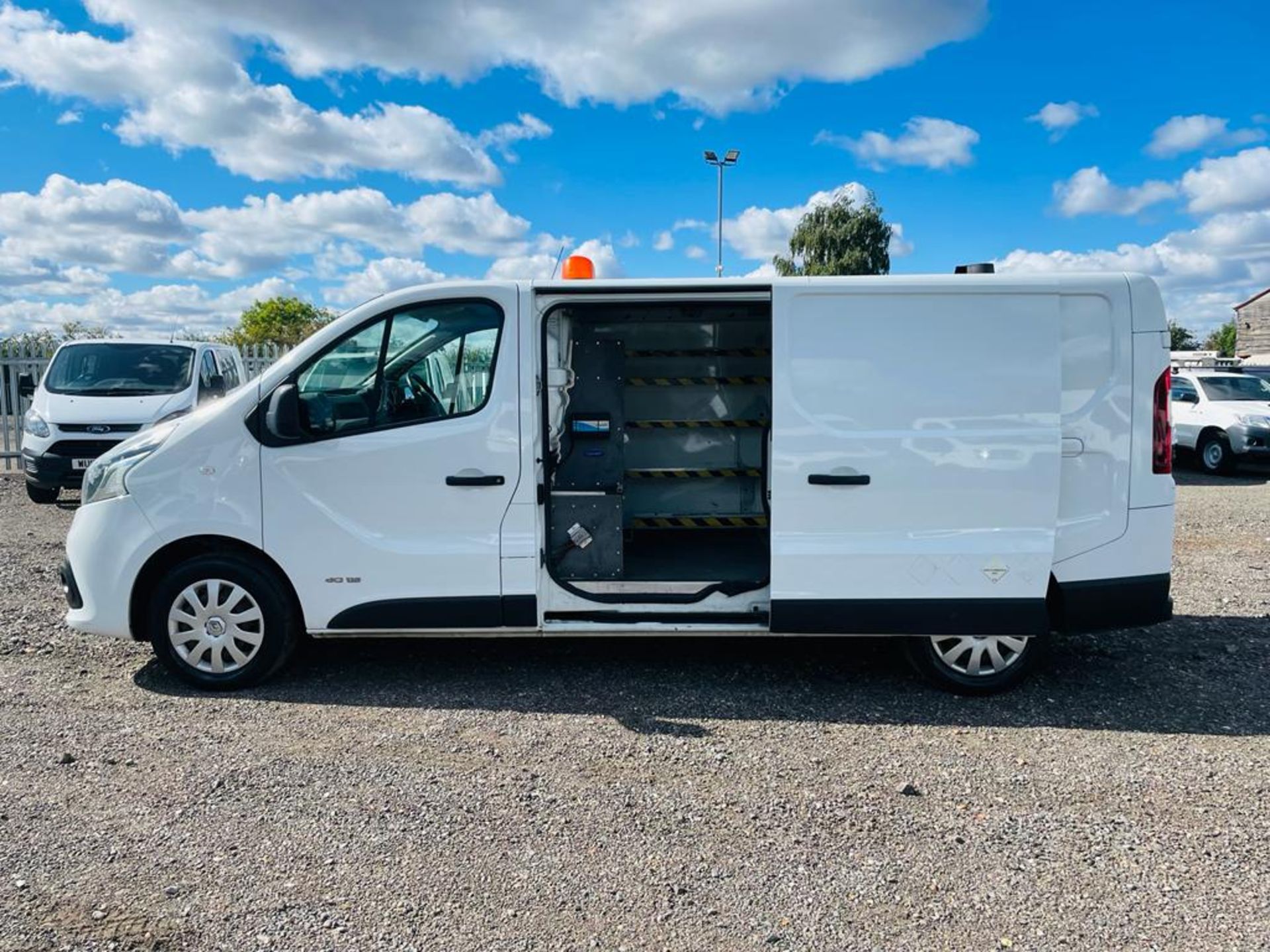 ** ON SALE ** Renault Trafic LL29 Business + 1.6 DCI 2016 '16 Reg' - A/C - Panel Van - Image 6 of 22