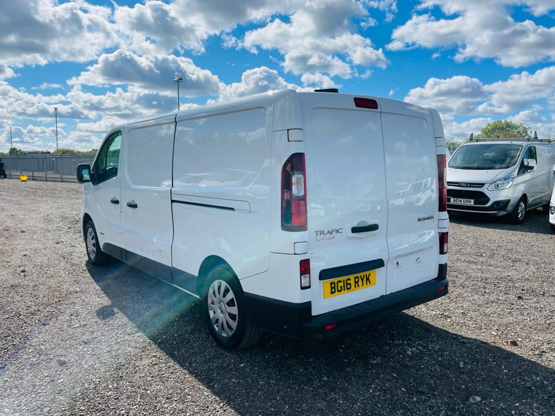 ** ON SALE ** Renault Trafic LL29 Business + 1.6 DCI 2016 '16 Reg' - A/C - Panel Van - Image 8 of 22