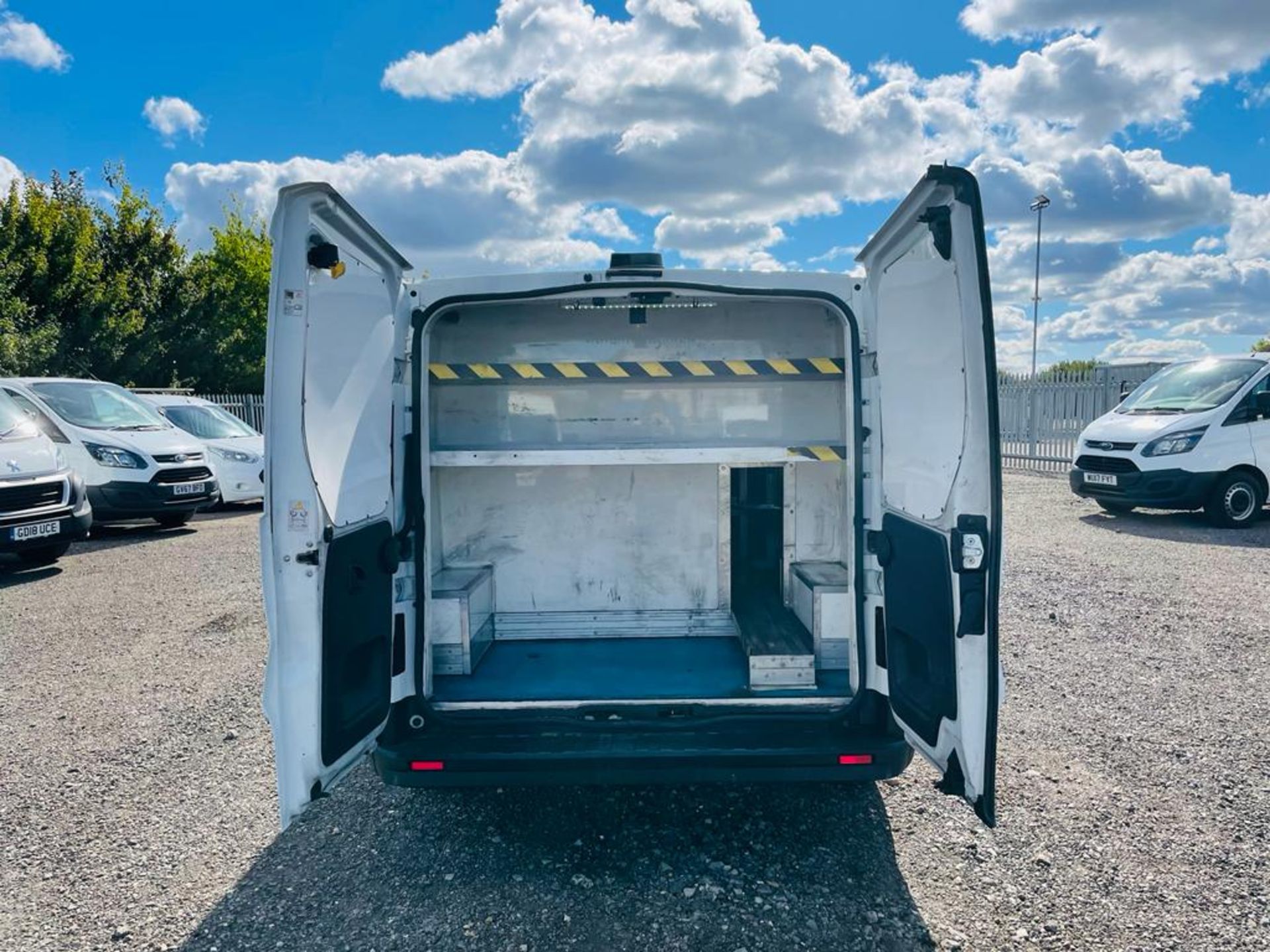 ** ON SALE ** Renault Trafic LL29 Business + 1.6 DCI 2016 '16 Reg' - A/C - Panel Van - Image 11 of 22