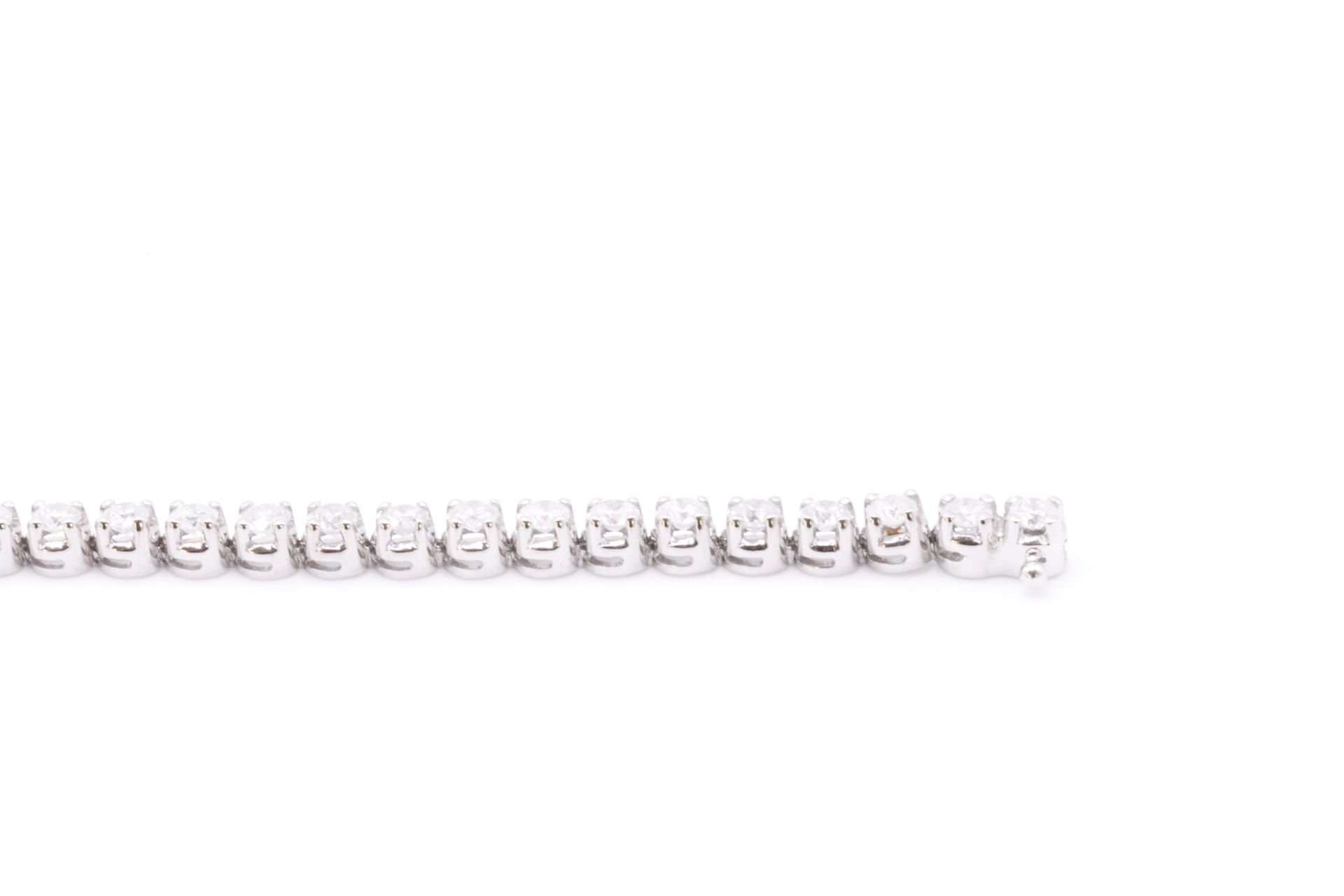 ** ON SALE **7.0 Carat 18ct White Gold Tennis Bracelet set with Round Brilliant Cut Natural Diamonds - Image 16 of 33