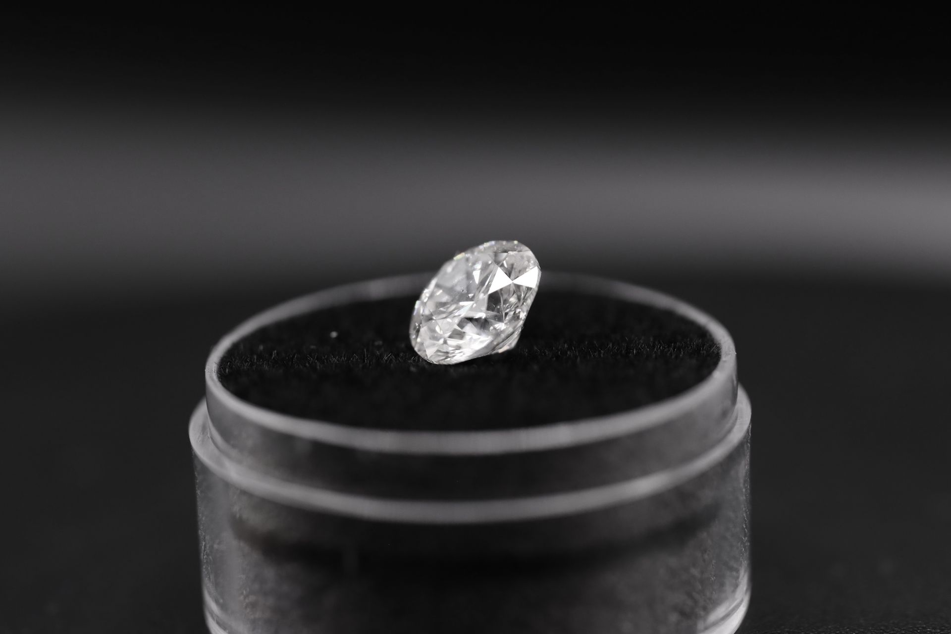 Round Brilliant Cut Natural Diamond 2.01 Carat Colour D Clarity VS1 - DGI Certificate - Image 13 of 24