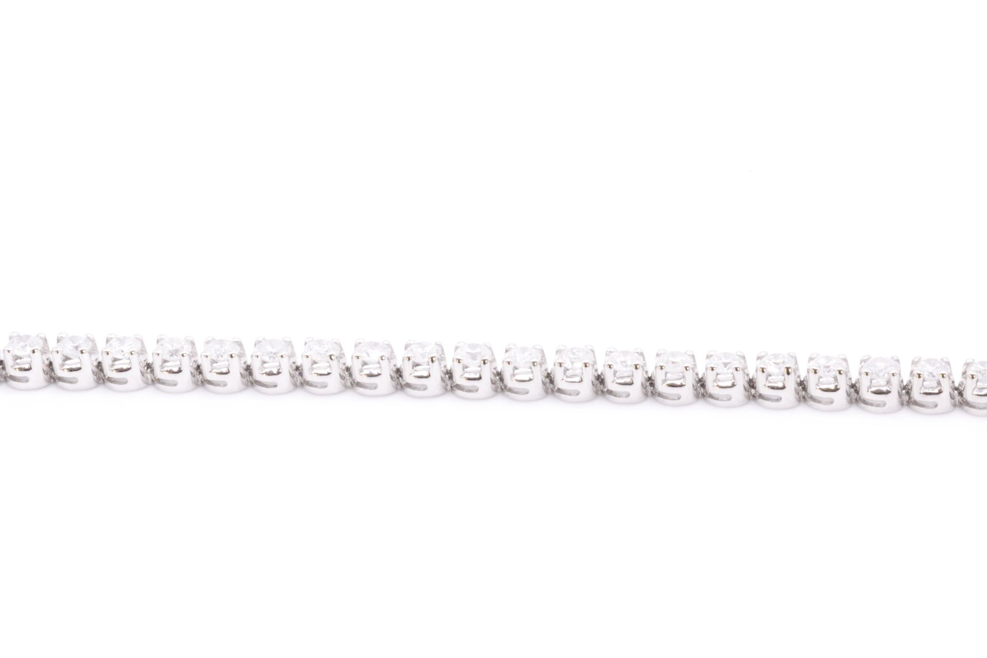 ** ON SALE **7.0 Carat 18ct White Gold Tennis Bracelet set with Round Brilliant Cut Natural Diamonds - Image 17 of 33