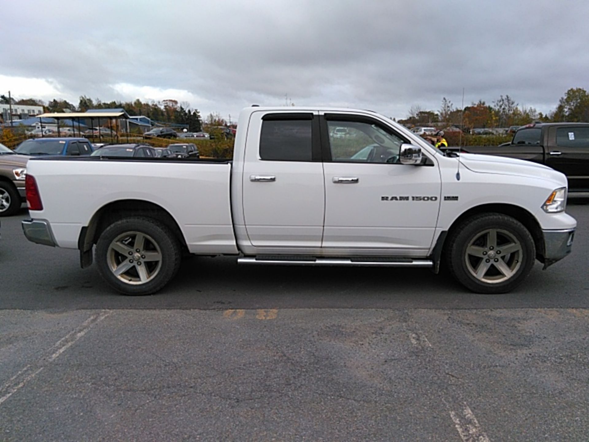 ** ON SALE ** Dodge Ram 1500 5.7L Hemi 4WD Quad Cab ' 2012 Year' A/C -Big Horn Spec - ULEZ Compliant - Image 3 of 8