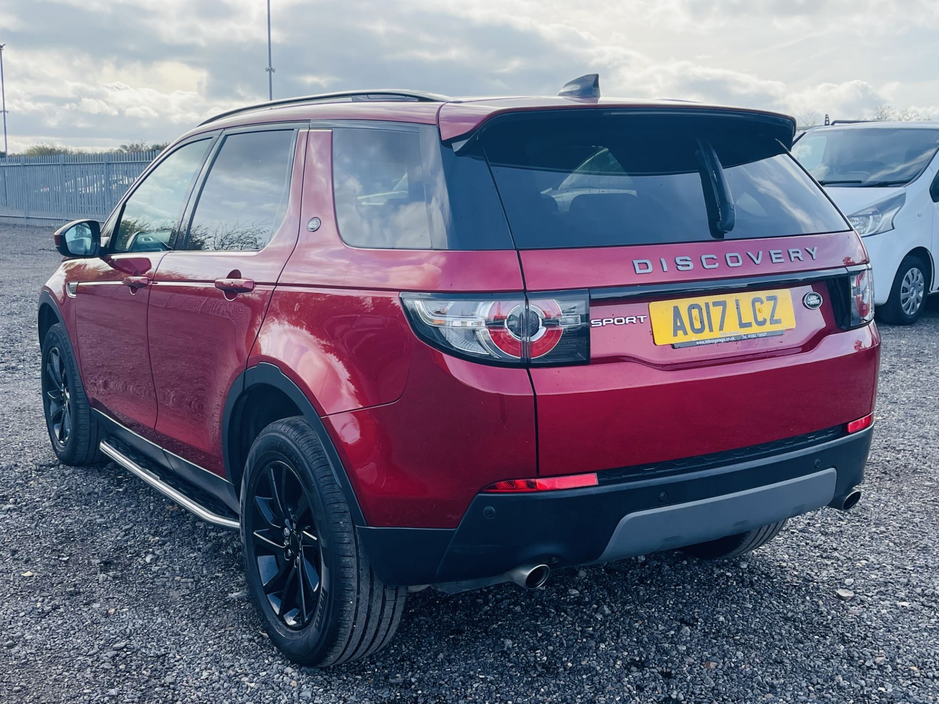 ** ON SALE ** Land Rover Discovery Sport SE Tech 2.0 TD4 2017 '17 Reg' 7 Seats - Sat Nav - A/C - Image 9 of 36