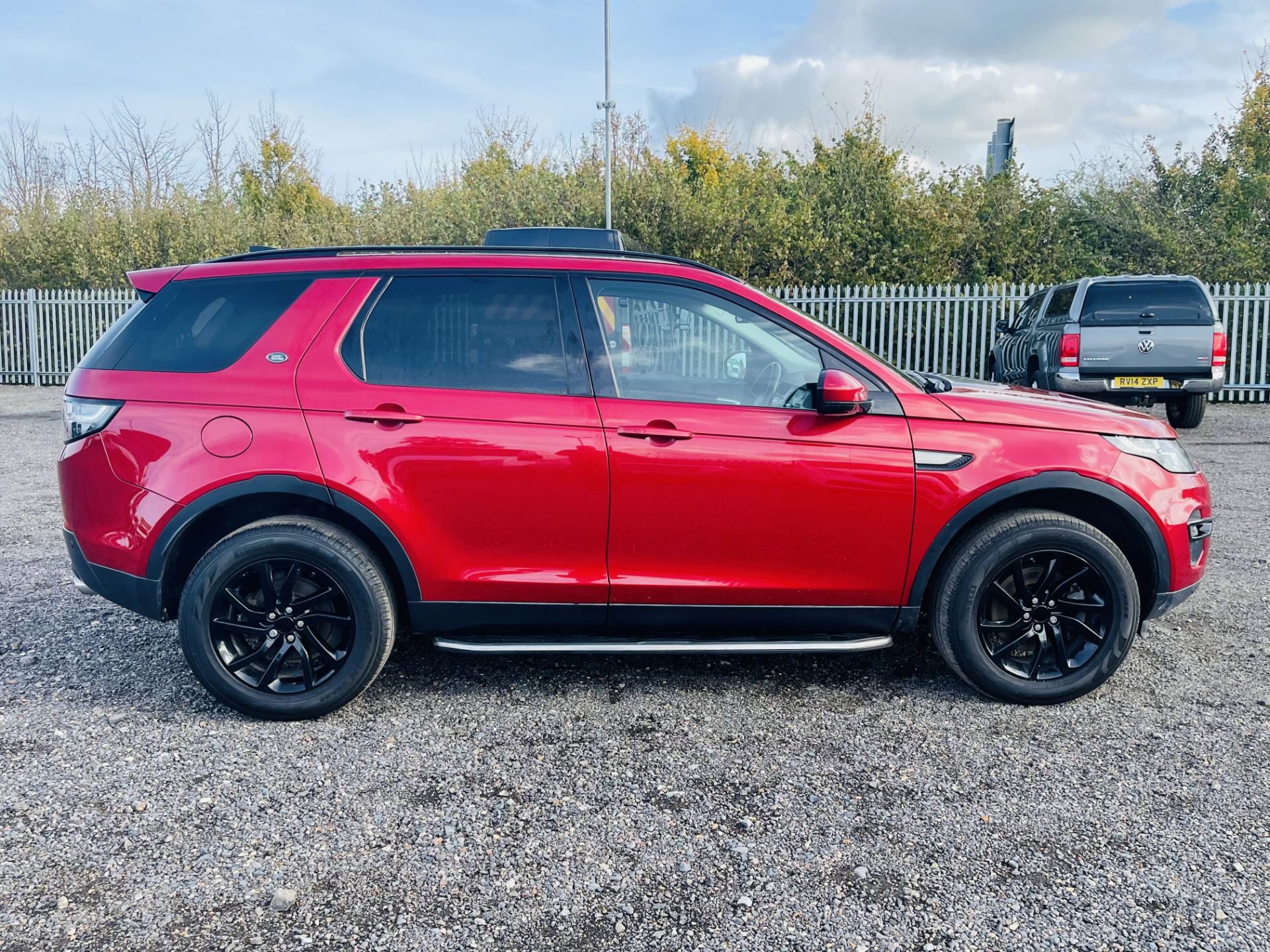 ** ON SALE ** Land Rover Discovery Sport SE Tech 2.0 TD4 2017 '17 Reg' 7 Seats - Sat Nav - A/C - Image 12 of 36