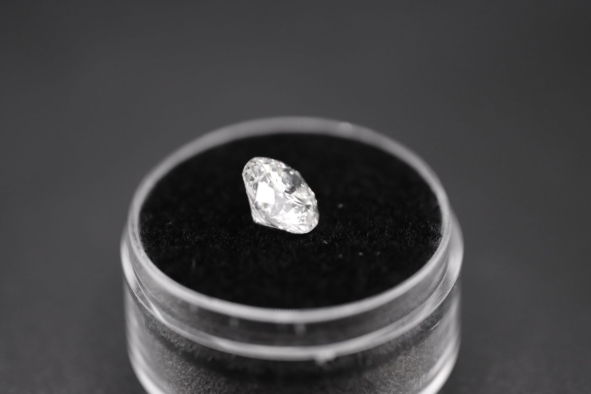 Round Brilliant Cut Natural Diamond 2.01 Carat Colour D Clarity VS1 - DGI Certificate - Image 5 of 24
