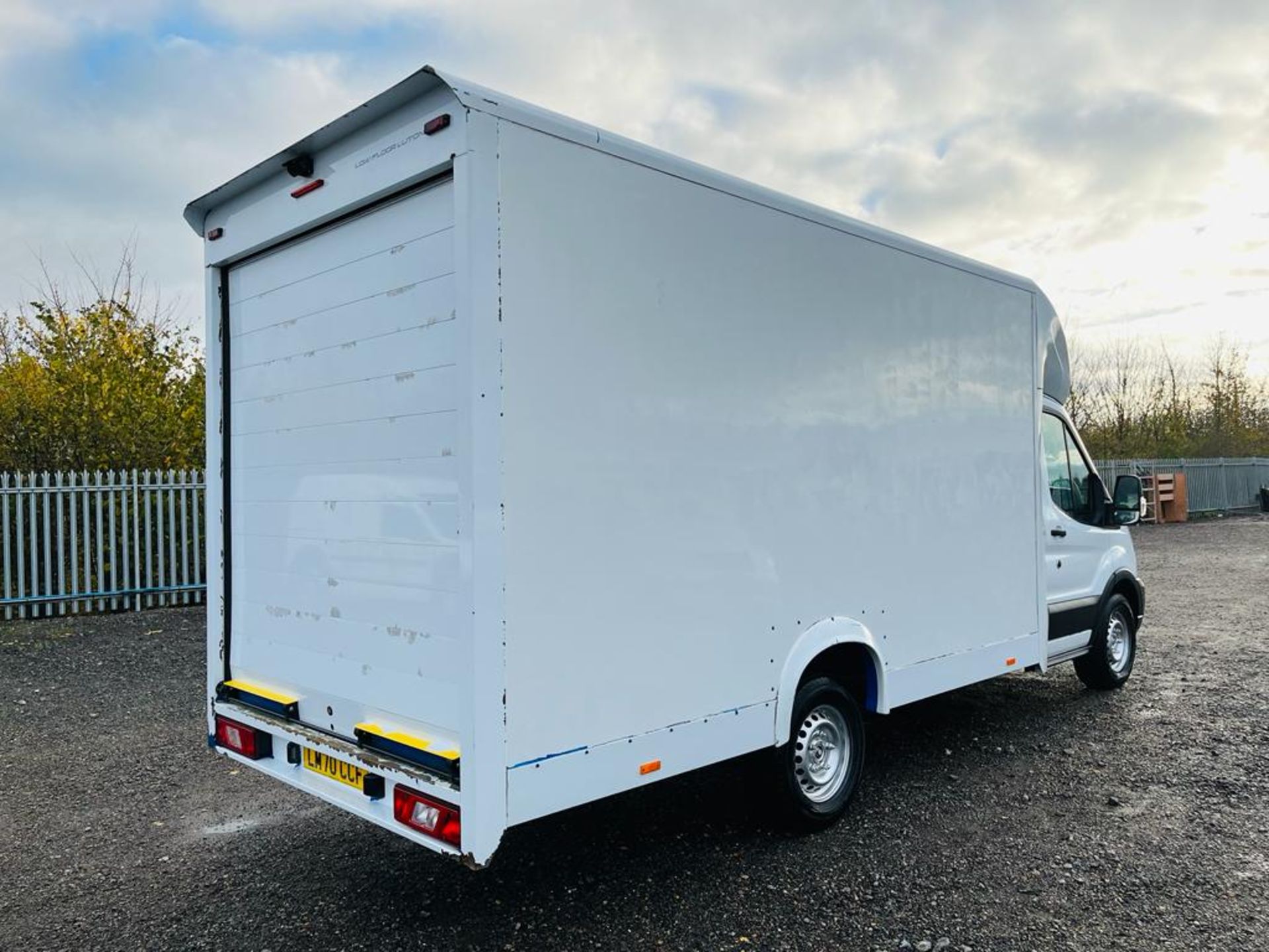 Ford Transit Leader 2.0 TDCI EcoBlue T350 Low Loader Luton 2020 '70 Reg' - ULEZ Compliant - Image 6 of 17