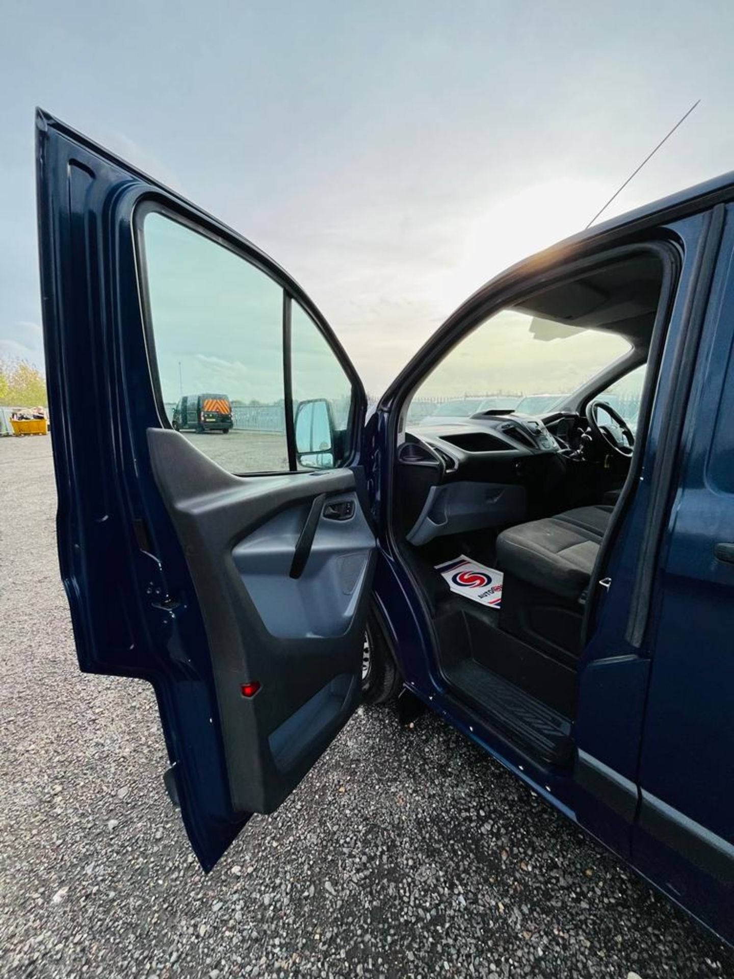 ** ON SALE ** Ford transit Custom 2.2 TDCI Eco Tech 100 270 2015 '65 Reg' - Panel Van - Image 19 of 22