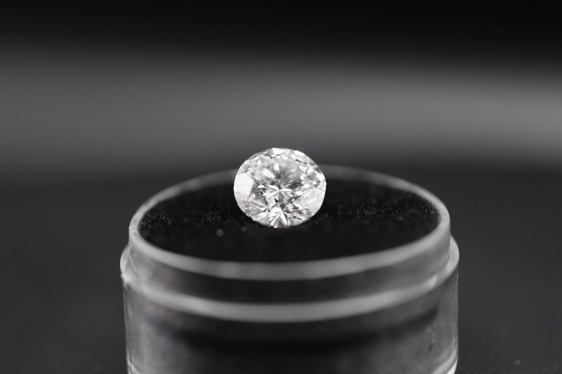 Round Brilliant Cut Natural Diamond 2.01 Carat Colour D Clarity VS1 - DGI Certificate - Image 12 of 24