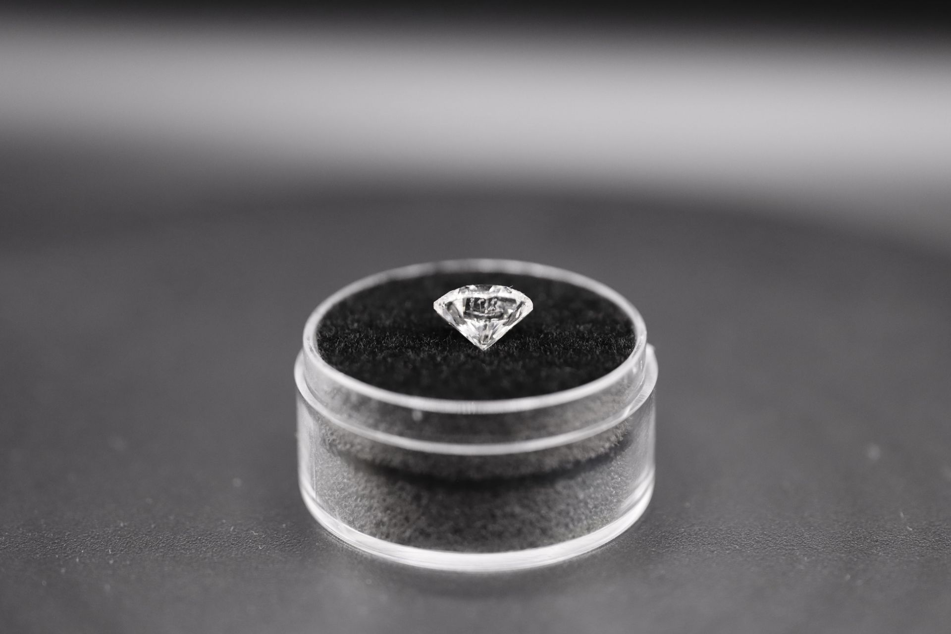 Round Brilliant Cut Natural Diamond 2.01 Carat Colour D Clarity VS1 - DGI Certificate - Image 22 of 24
