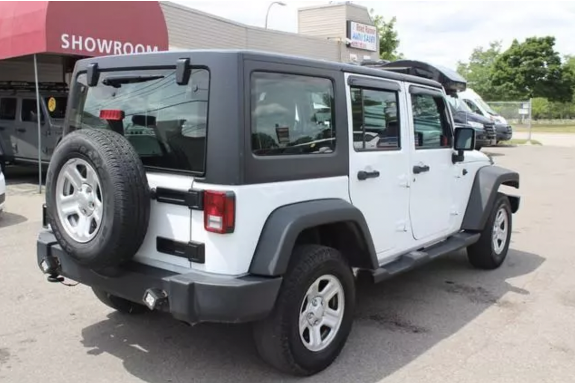 Jeep Wrangler 3.6L V6 Unlimited Sport 4WD Auto Convertible Hardtop '2017 Year' A/C - ULEZ Compliant - Image 5 of 16