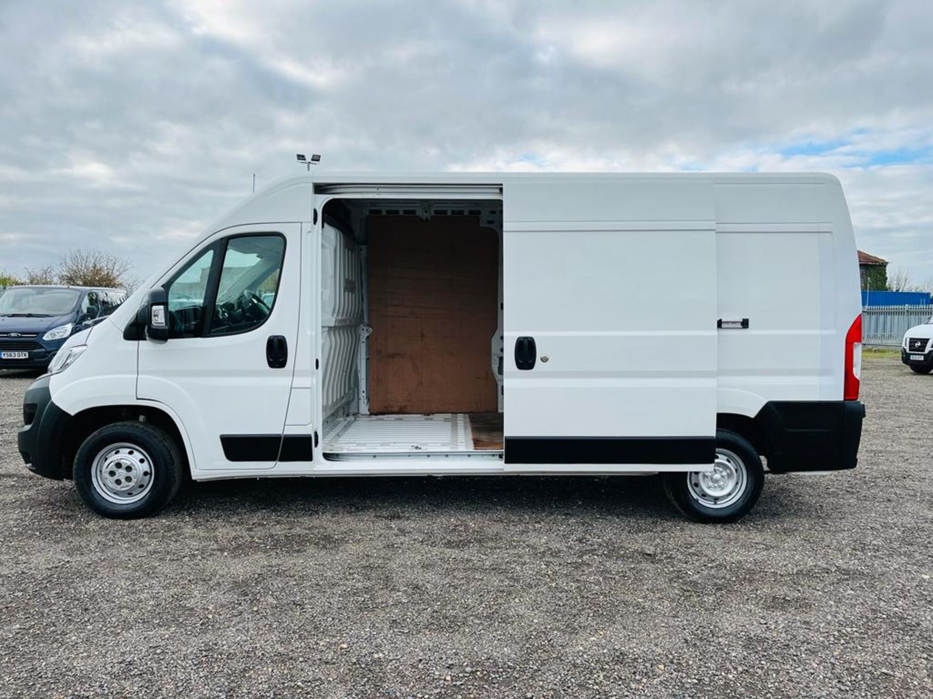 ** ON SALE ** Citroen Relay 2.0 BlueHDI 130 L3 H2 Enterprise 2019 '19 Reg' Sat Nav - A/C - Image 9 of 22