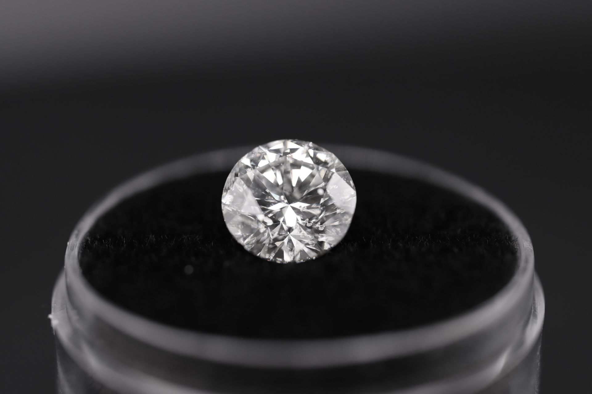 Round Brilliant Cut Natural Diamond 2.01 Carat Colour D Clarity VS1 - DGI Certificate - Image 18 of 24