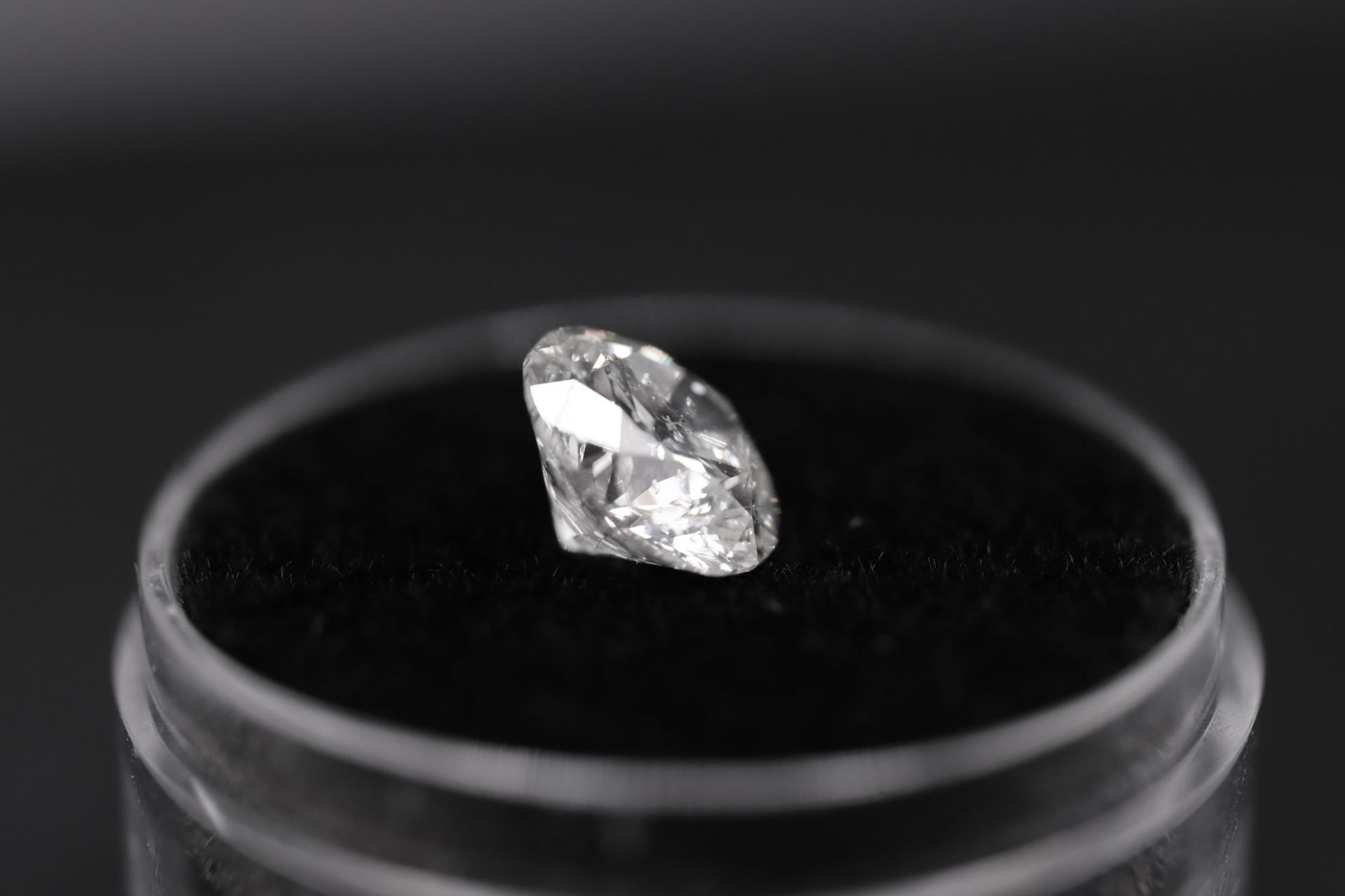 Round Brilliant Cut Natural Diamond 2.01 Carat Colour D Clarity VS1 - DGI Certificate - Image 17 of 24