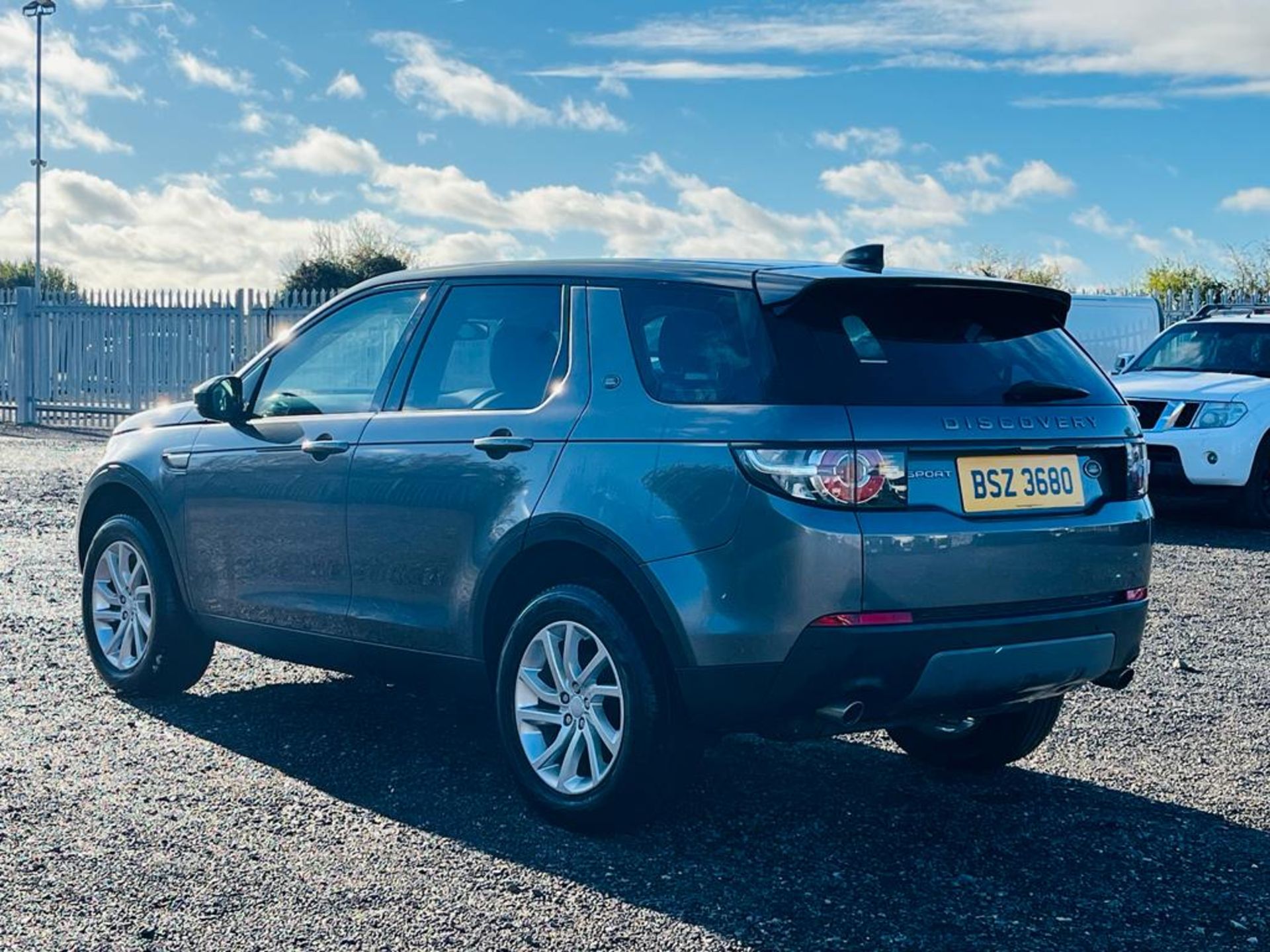 ** ON SALE **Land Rover Discovery Sport SE Tech 2.0 TD4 180 4WD 2017 '67 Reg' - 7 Seats - Sat Nav - Image 7 of 24