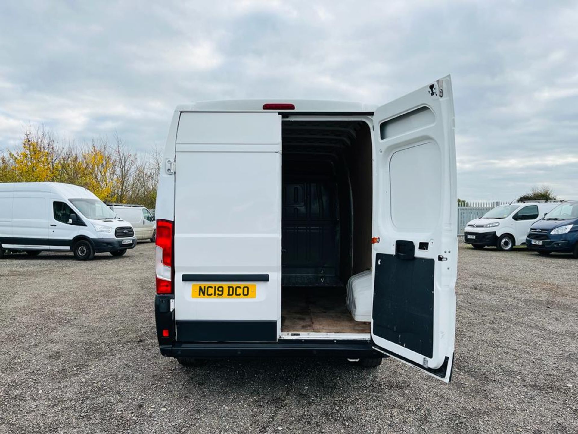 ** ON SALE ** Citroen Relay 2.0 BlueHDI 130 L3 H2 Enterprise 2019 '19 Reg' Sat Nav - A/C - Image 6 of 22